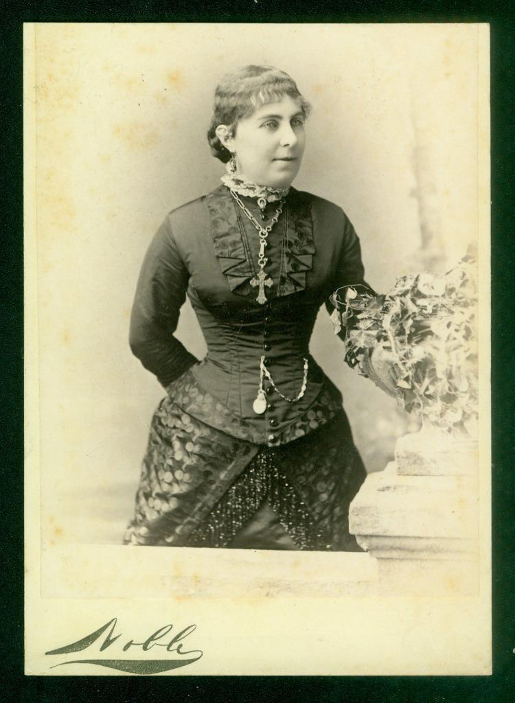 S7, 835-21, 1890s, Cabinet Card, Young Lady in a Studio, Lincoln, Nebraska