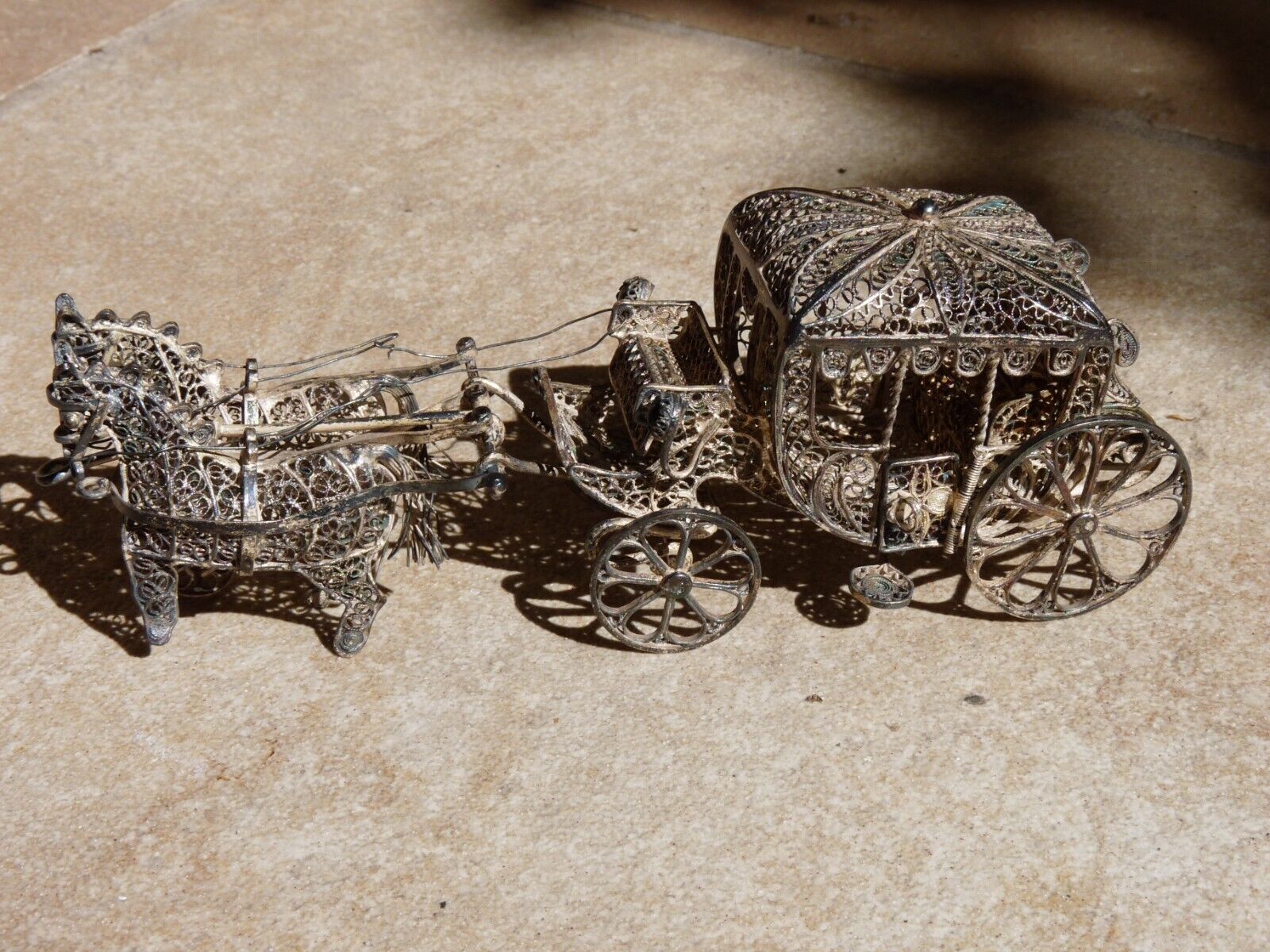 Vintage Silver Filigree Horses and Carriage detailed royalty