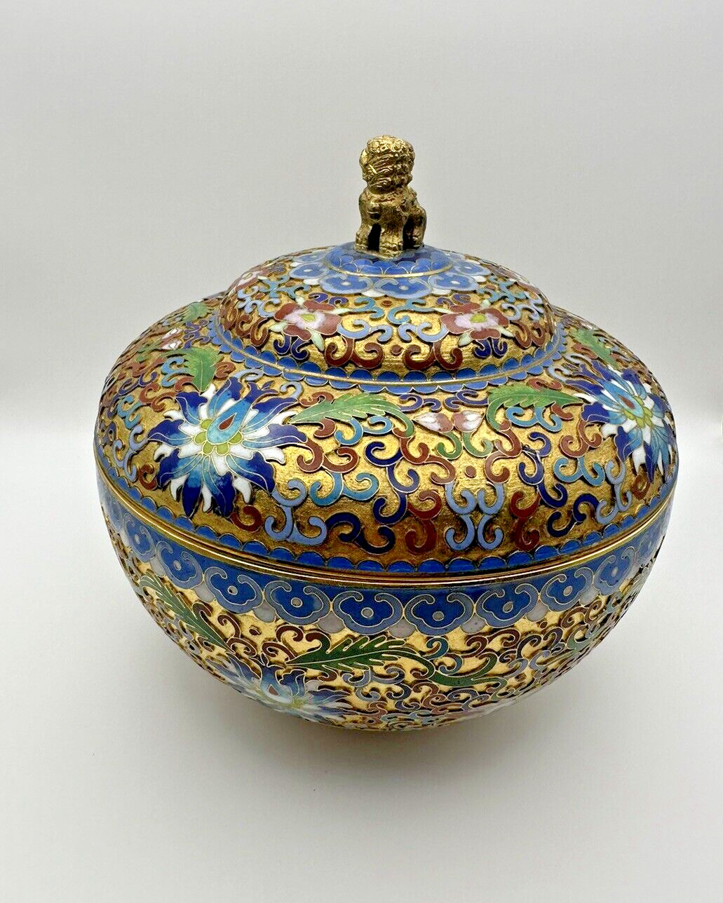 Vintage Chinese Cloisonné Gilt Brass Lidded Jar With Foo Dog Finial Gold Blue 7”