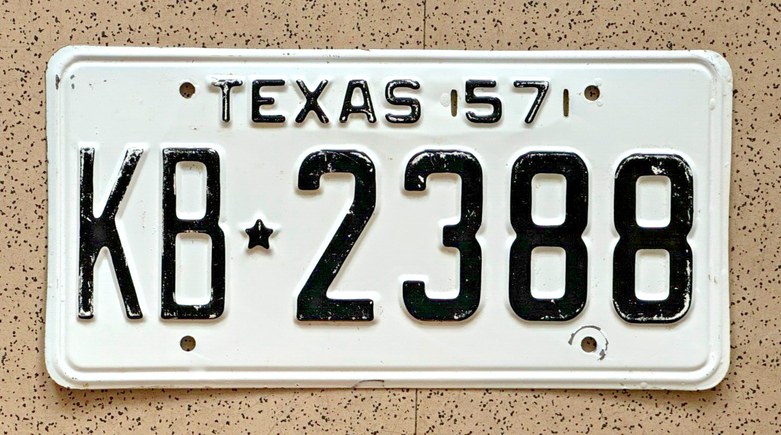 1957 TEXAS license plate–SUPERB ORIGINAL vintage antique old Lone Star auto tag