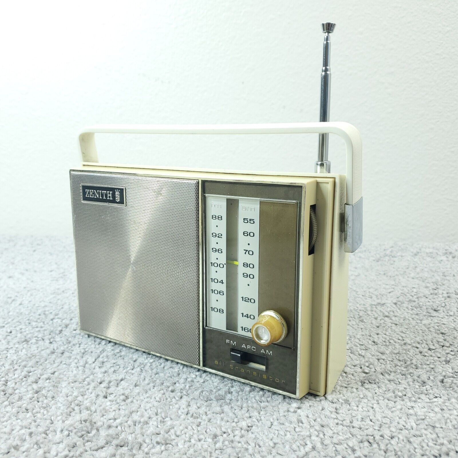 Zenith Royal Transistor Radio AM/FM 1960's Portable Vintage White Tested Works