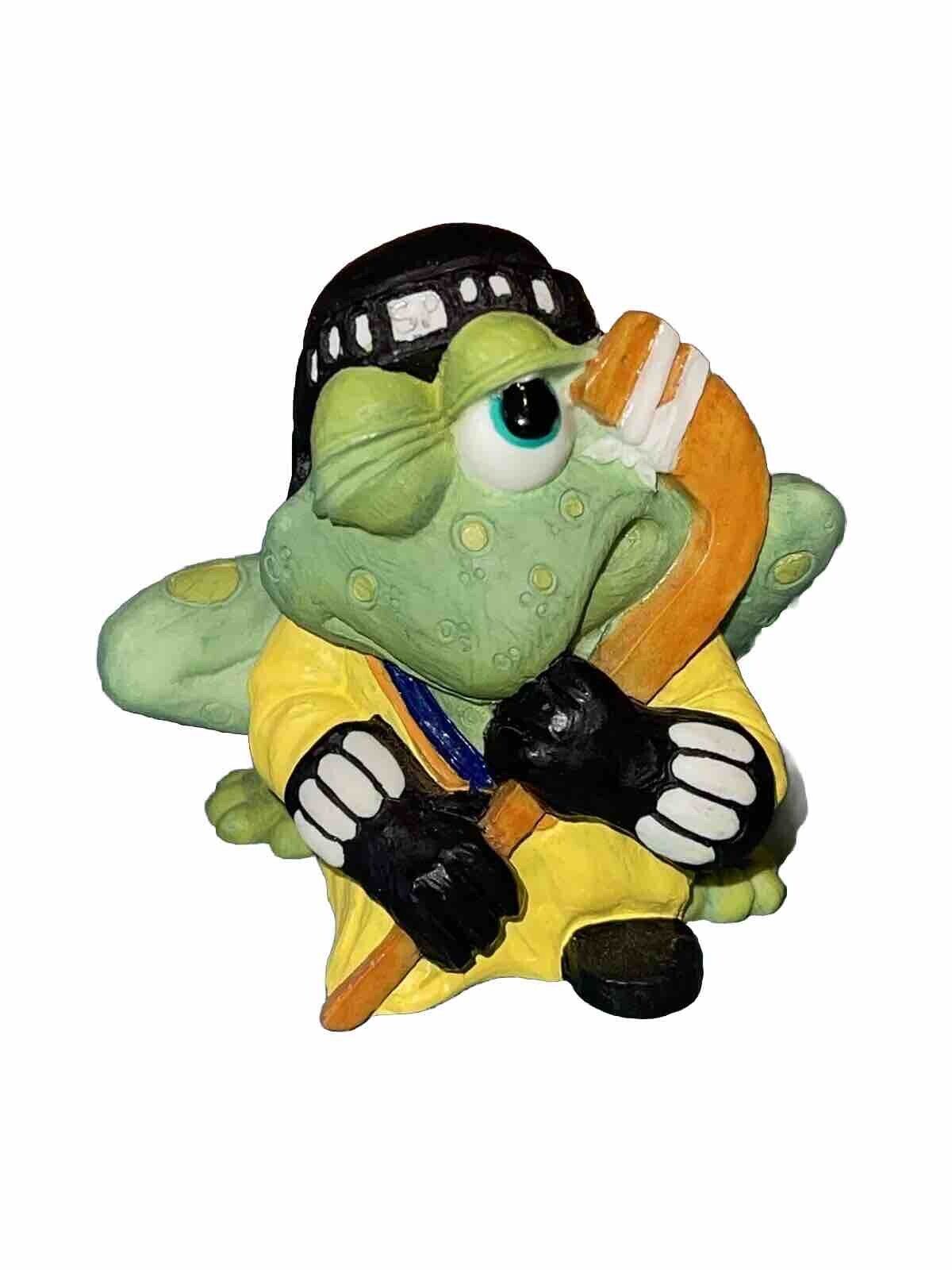 Retired Vintage Holland 1994 Sprogz Frog Figurine SG038 Slap Shot Hockey