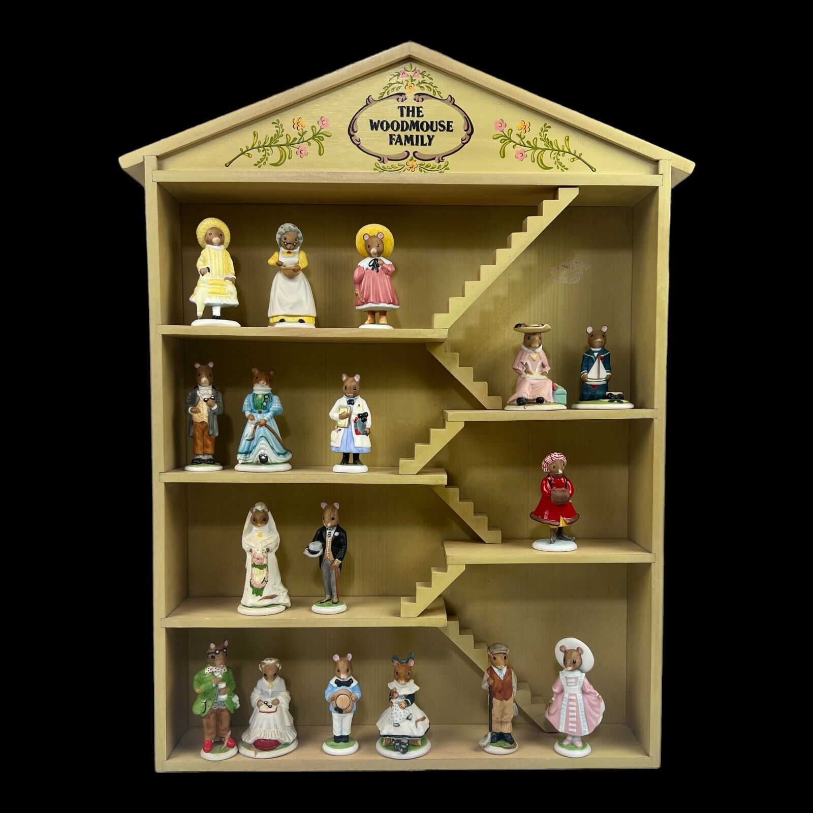 Woodmouse Porcelain 17 Figurines Family With Wood Tree House PLEASE READ