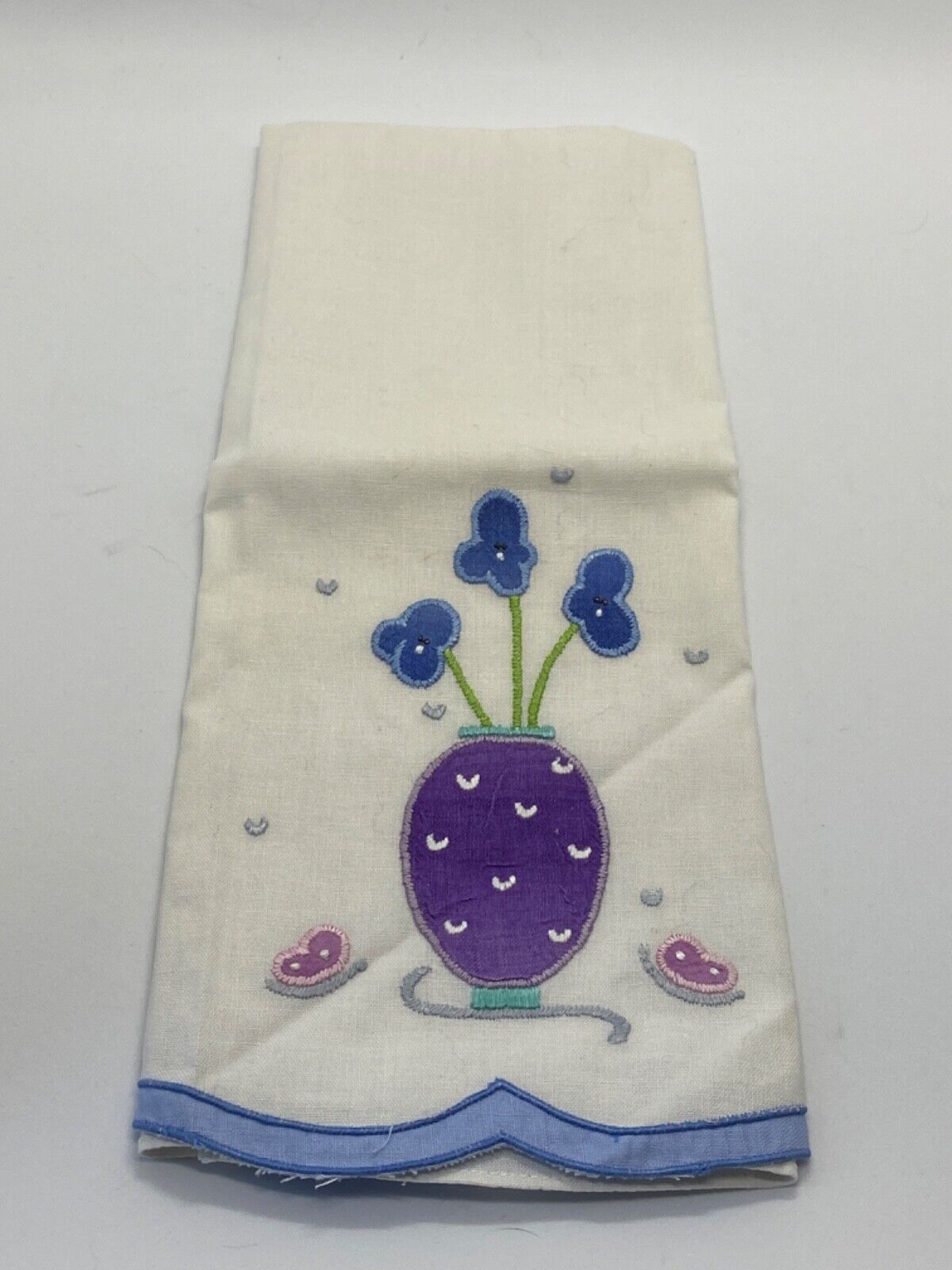 VTG White Appliquéd Embroidered Linen Hand Towel, Flower, Butterfly, Cottagecore