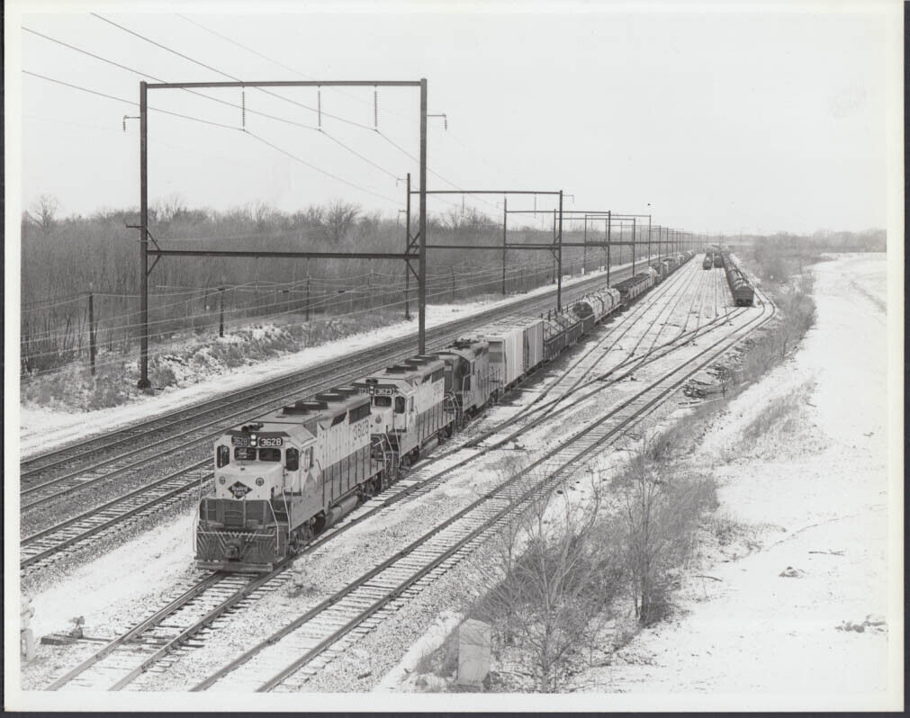 Reading RR EMD GP35 diesel locomotive #3628 #3623 +1 freight photo