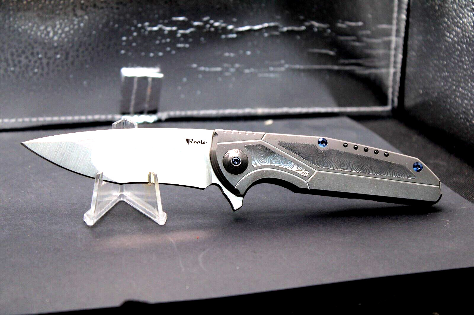 Reate K-4 Satin Hollow Grd M390, TI w/damascus inlays and blue hardware. Unused