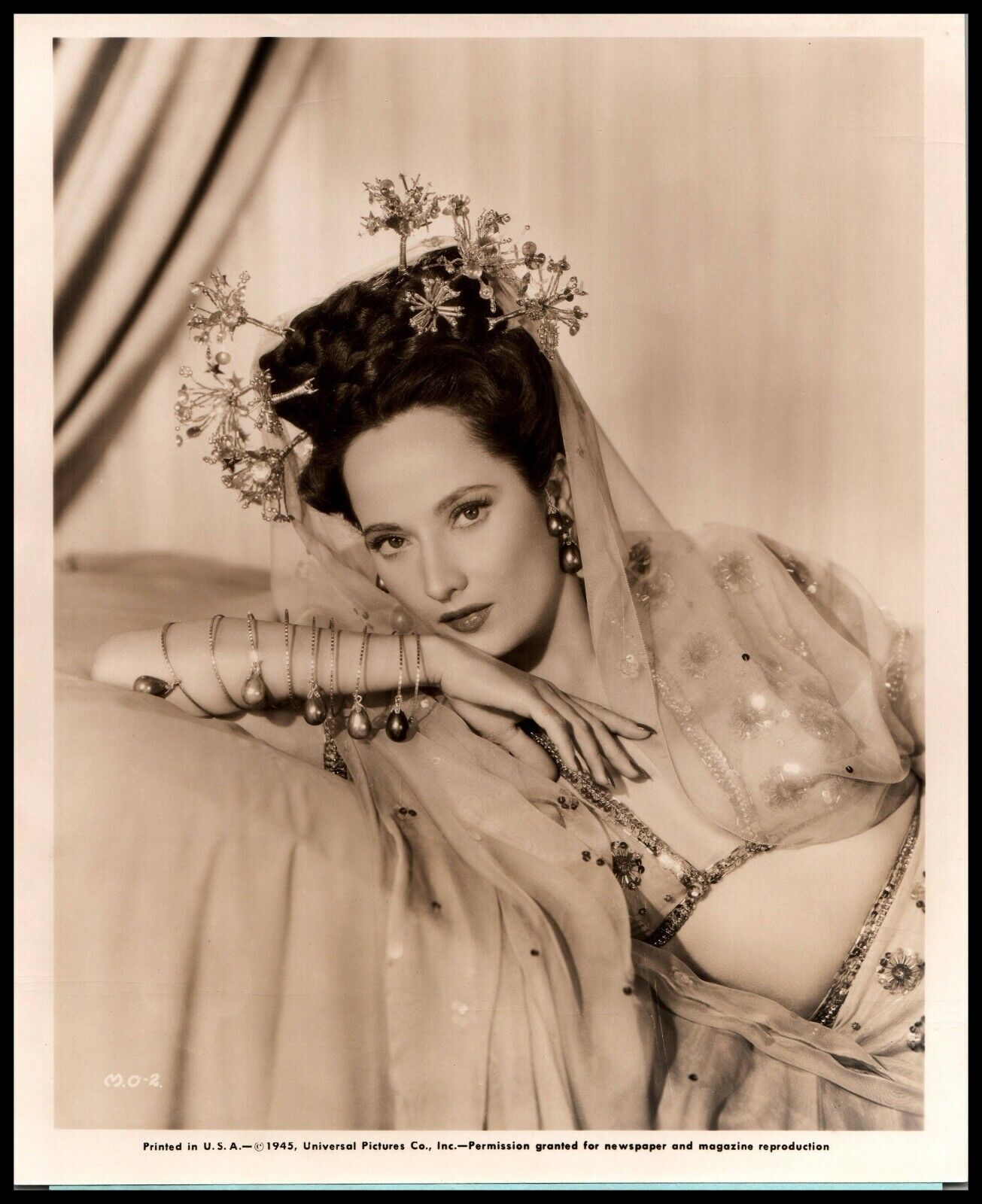 MERLE OBERON PROVOCATIVE POSE 1945 ORIG Hollywood NIGHT IN PARADISE PHOTO 526