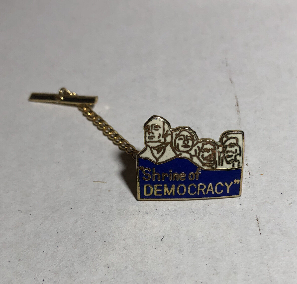 Mount Rushmore Shrine Of Democracy Enamel Lapel Pin with Chain