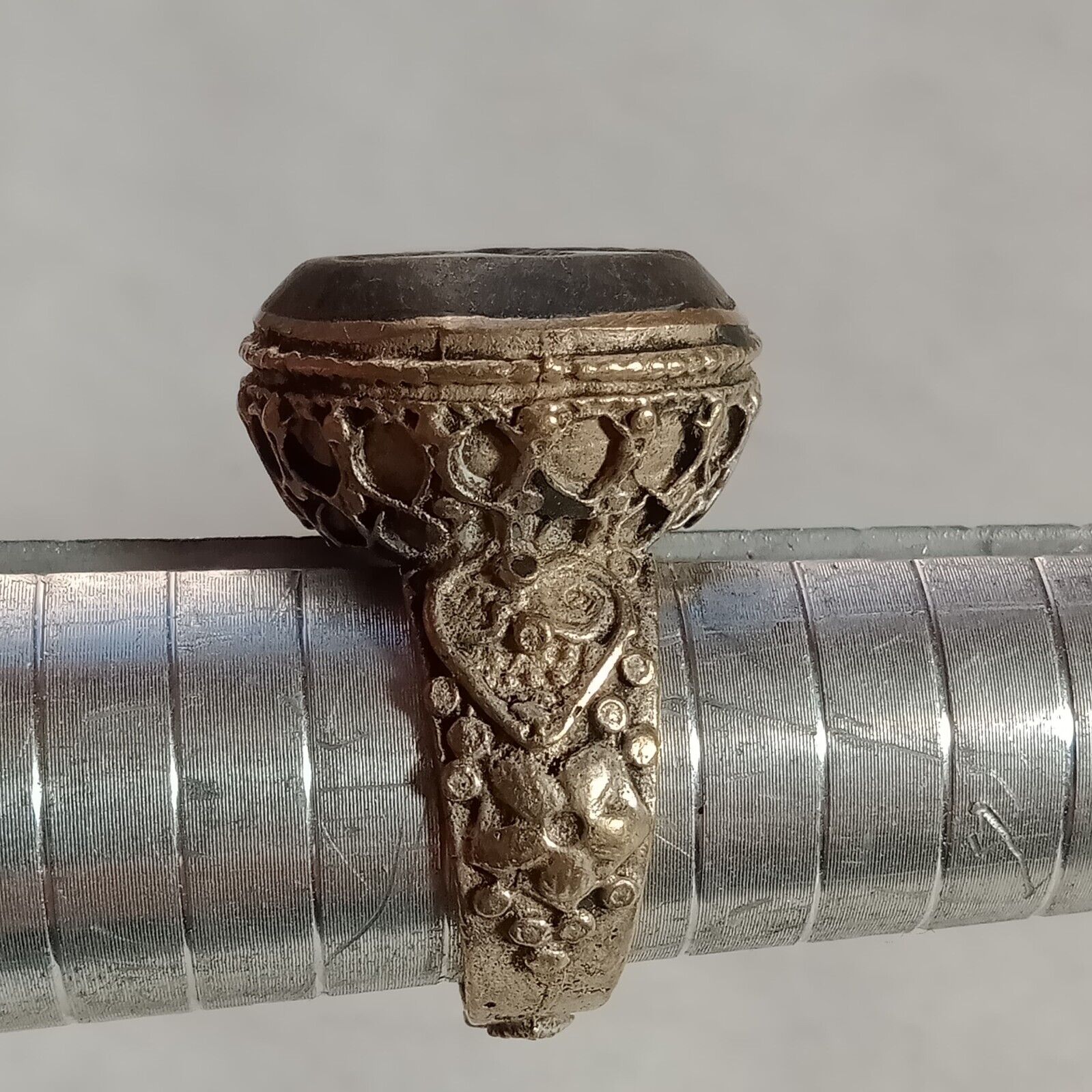 BEAUTIFUL POST MEDIEVAL ISLAMIC OLD SILVER OTTOMANS SEAL RING BLACK STONE