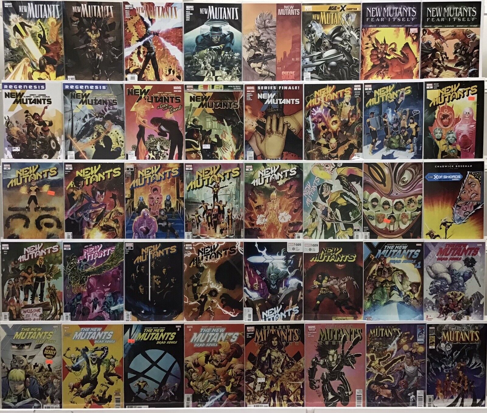 Marvel Comics -  New Mutants - Comic Book Lot Of 40