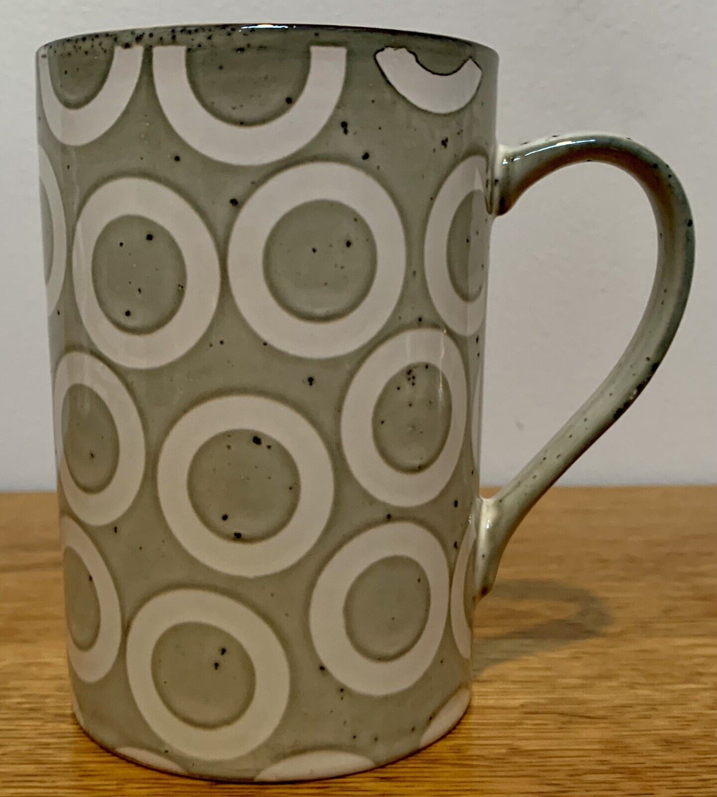 Retired Pier 1 CIRCLE IN A CIRCLE Hand Painted Stoneware Coffee Mug: Browns
