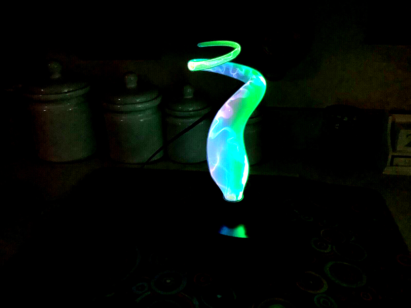 LumiSource Sculptured Electra Twisted Spiral Plasma Motion Lamp Blue Light Glass