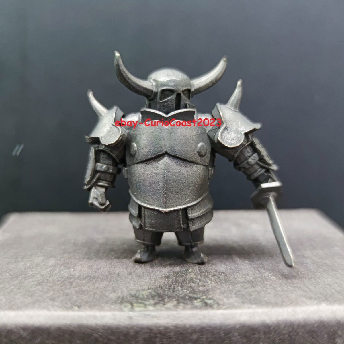 Solid Brass Royale Knight Action Figures Soldier with Sword Home Desk Decor