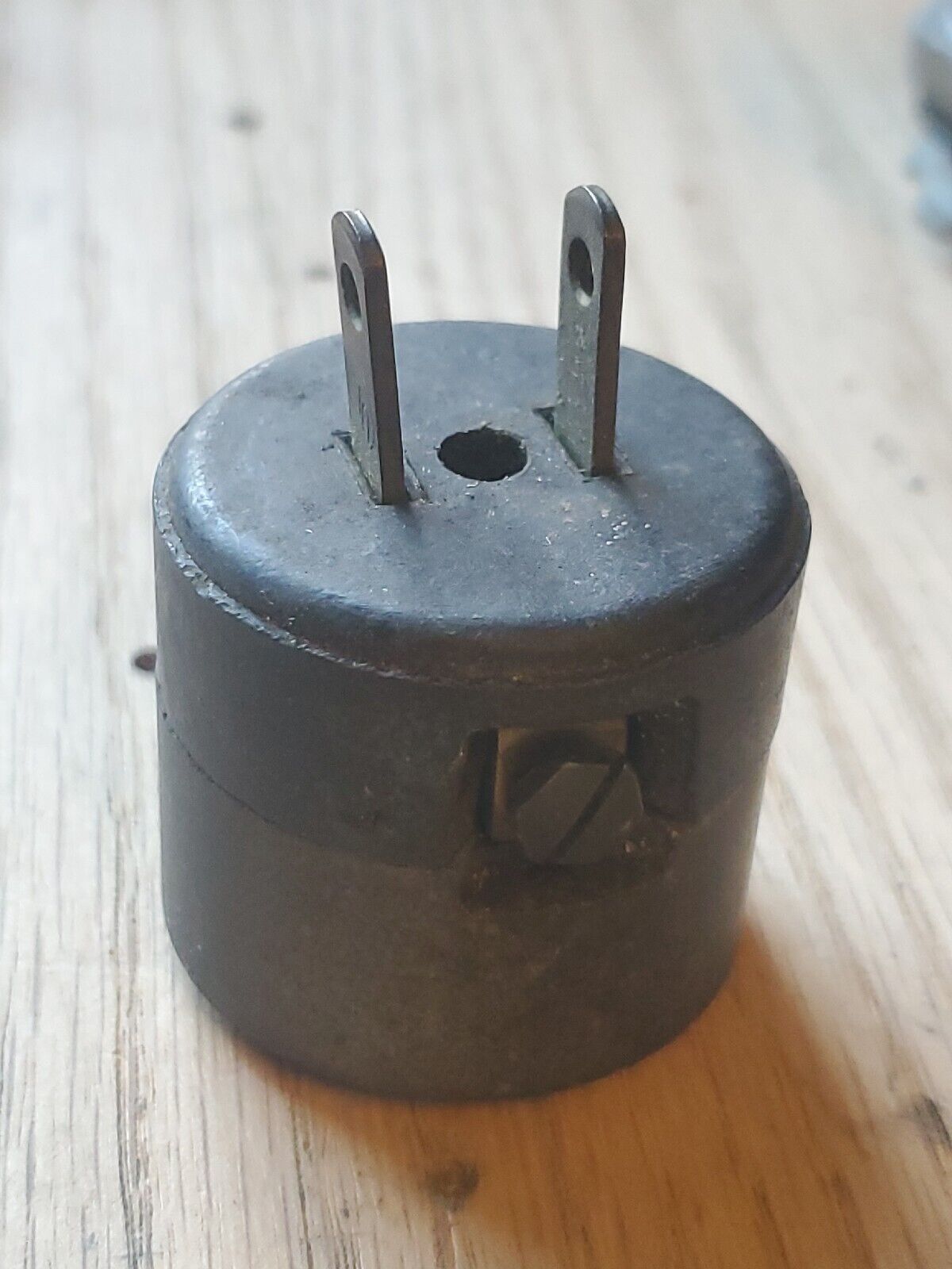 Vintage Hubble Bakelite Outlet Plug In Adapter Receptacle 3 Prong To 2 Prong