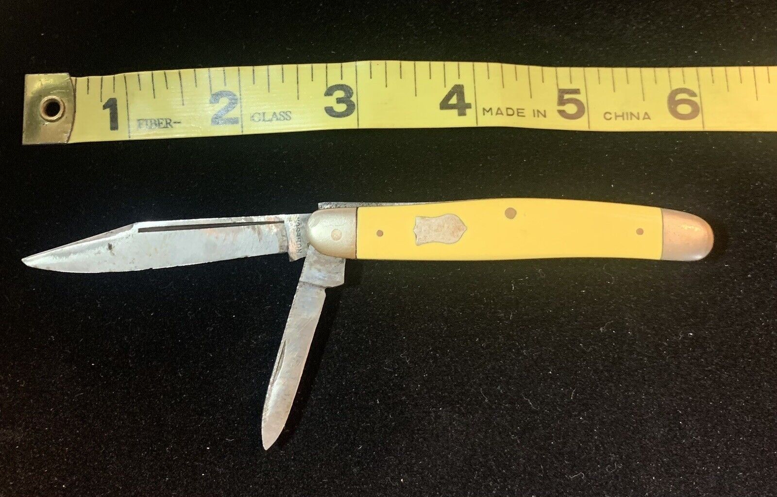 Vintage Robeson 4822 Two Blade Jack Knife, Yellow Composition Handles, 3 3/8\