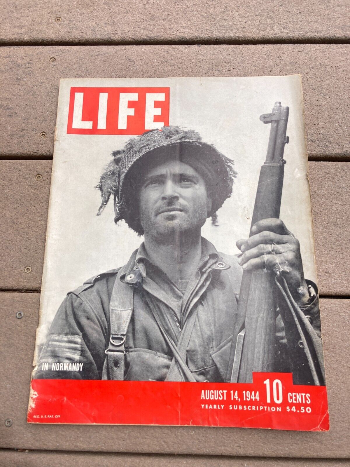 LIFE MAGAZINE: AUGUST 14 1944 IN NORMANDY WWII / SOLDIER WITH RIFLE