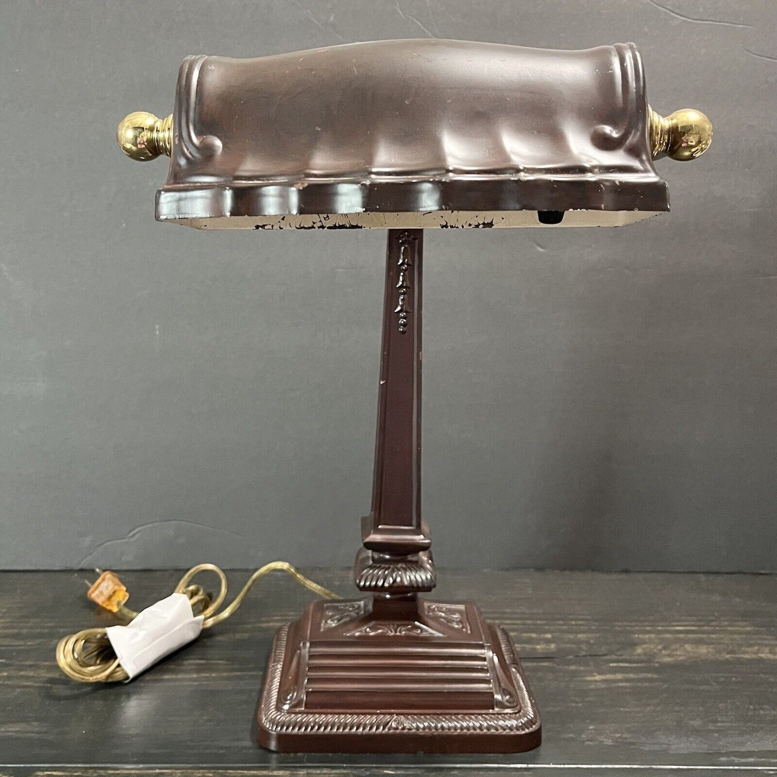 Vintage Brass Bankers Desk Table Lamp Scalloped Front Ornate Adjustable Art Deco