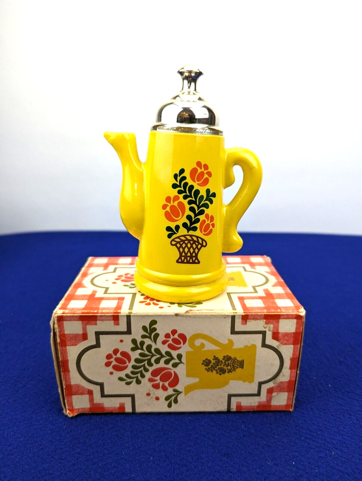 Vintage AVON Koffee Klatch FULL Foaming Bath Oil Yellow Tea Pot Bottle & Box