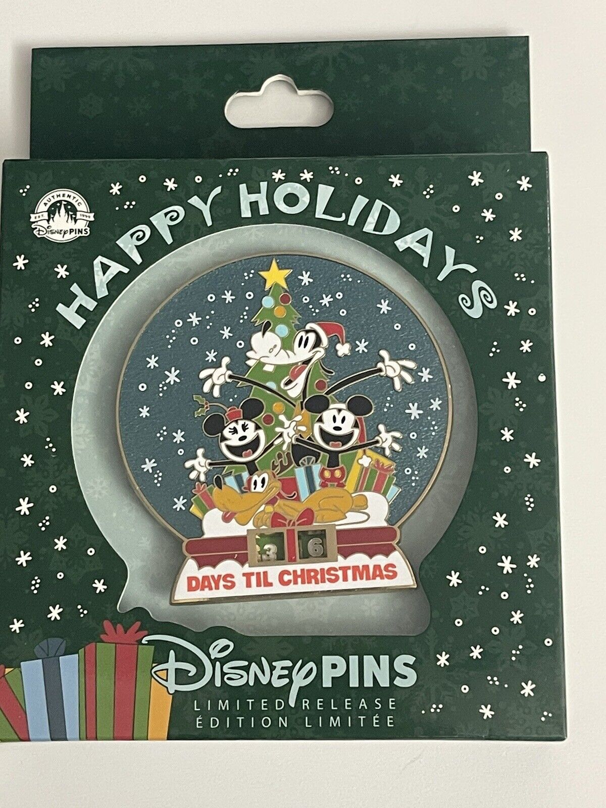 Disney 2023 Christmas Countdown JUMBO PIN Mickey Minnie Goofy Happy Holidays