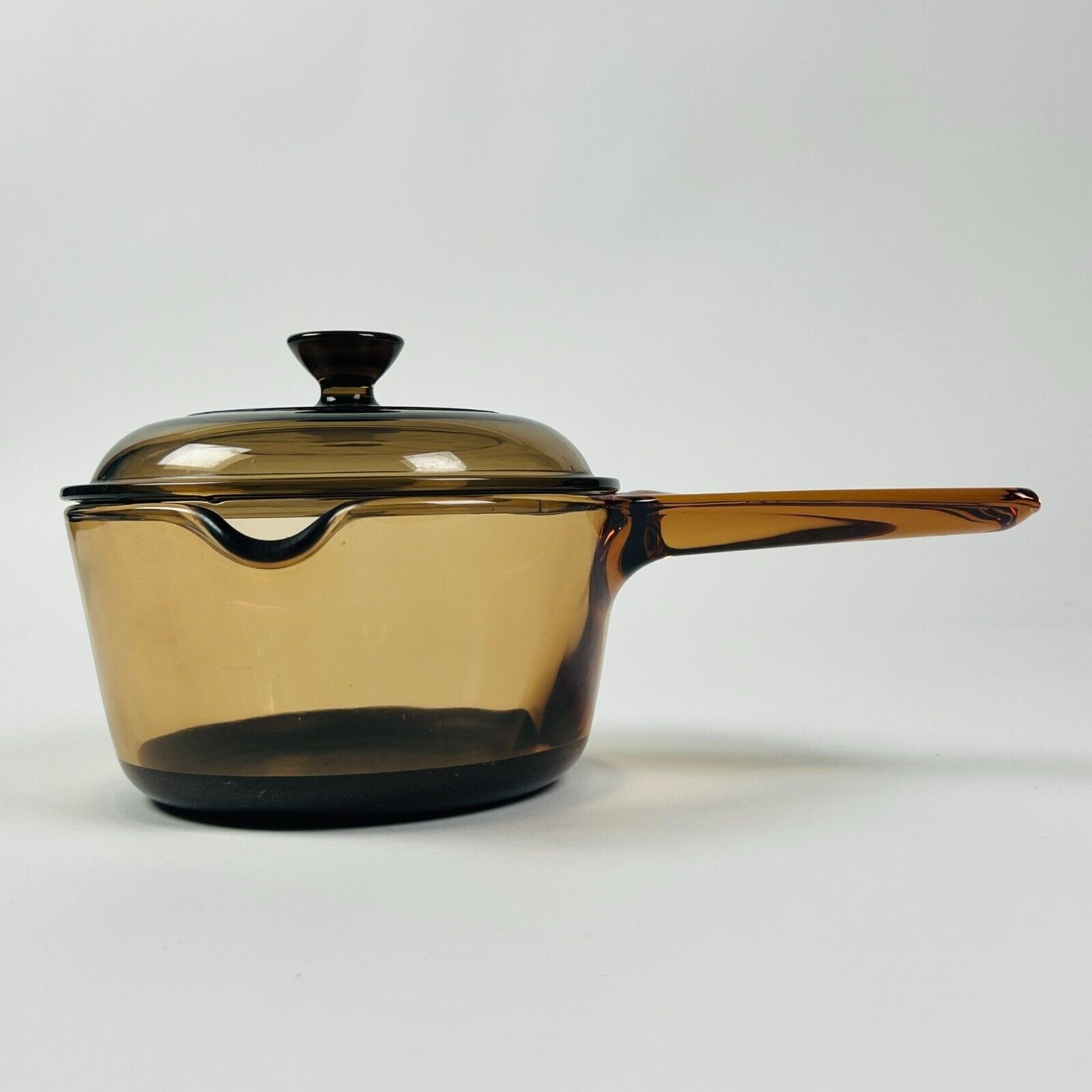Vintage Vision Corning Ware Amber 1L Sauce Pot Pan w/ Pour Spout & Pyrex Lid USA