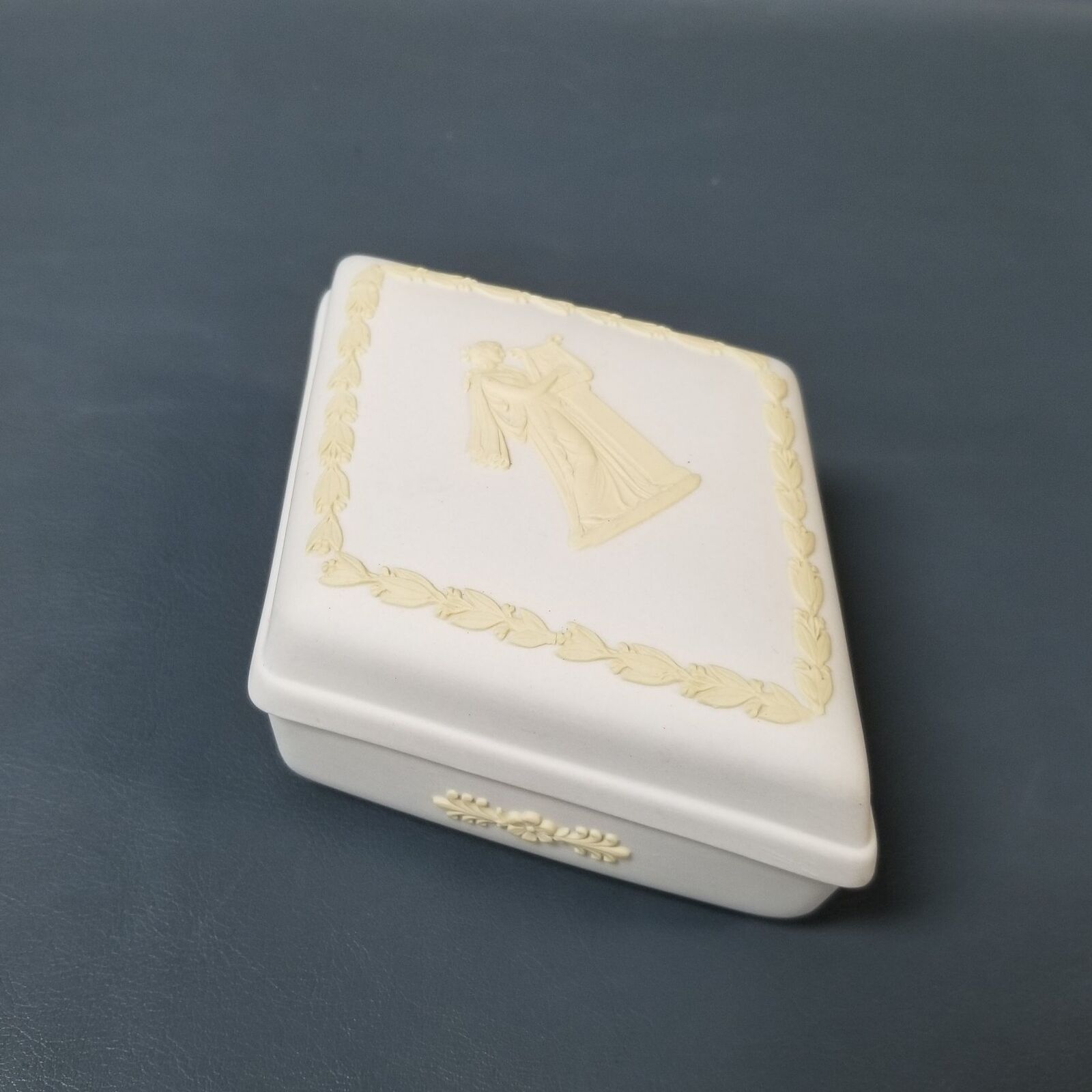RARE Wedgwood Yellow On White Jasperware Etruscan Diamond Shape Trinket Box