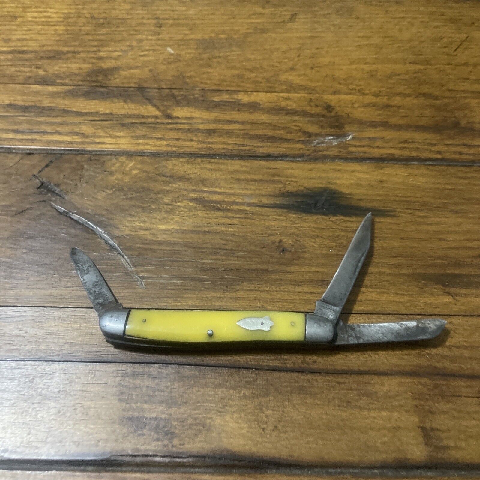 Vintage Rare Pocket Knife Robeson Shuredge 3 blade yellow handle