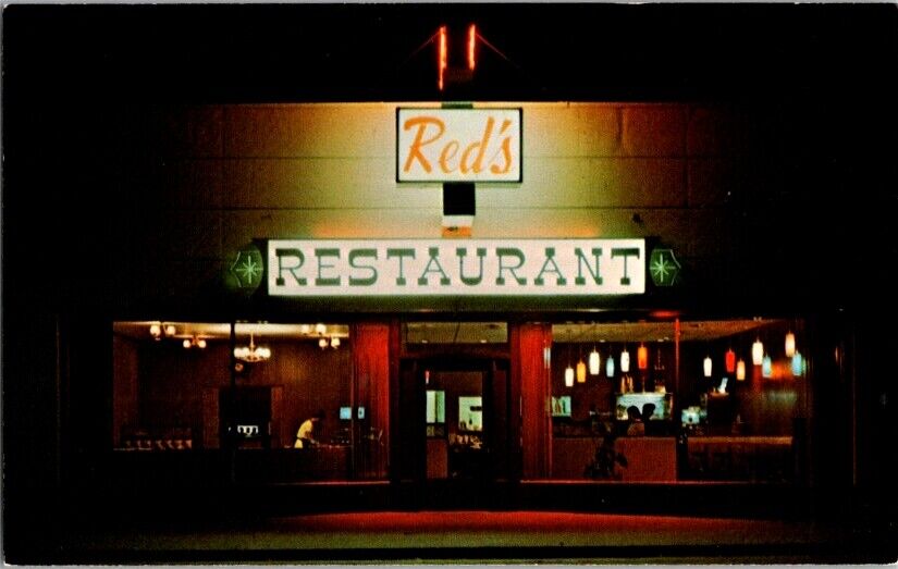 Vintage Postcard Red's Restaurant Ilwaco WA Washington                     L-047