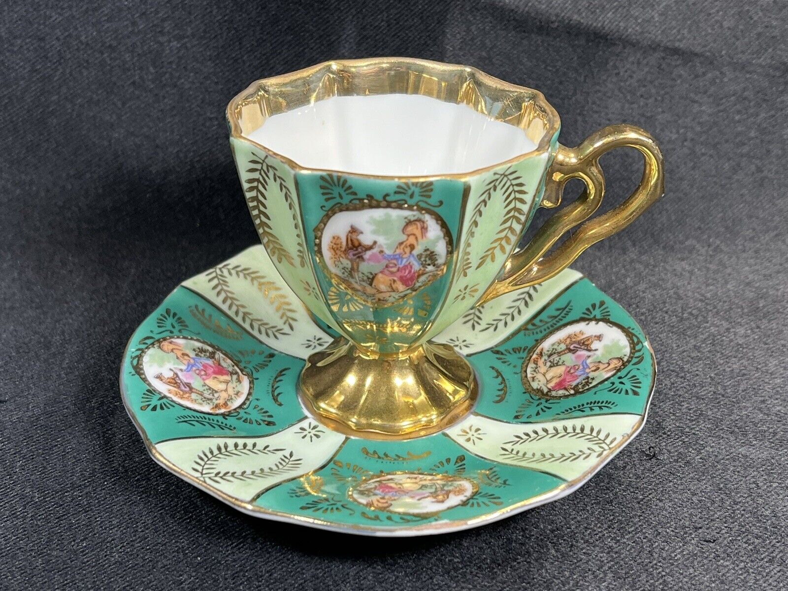 ANTIQUE ROYAL VIENNA CUP /SAUCER ROYAL GREE COURTING SERENADING COUPLE GOLD GILT