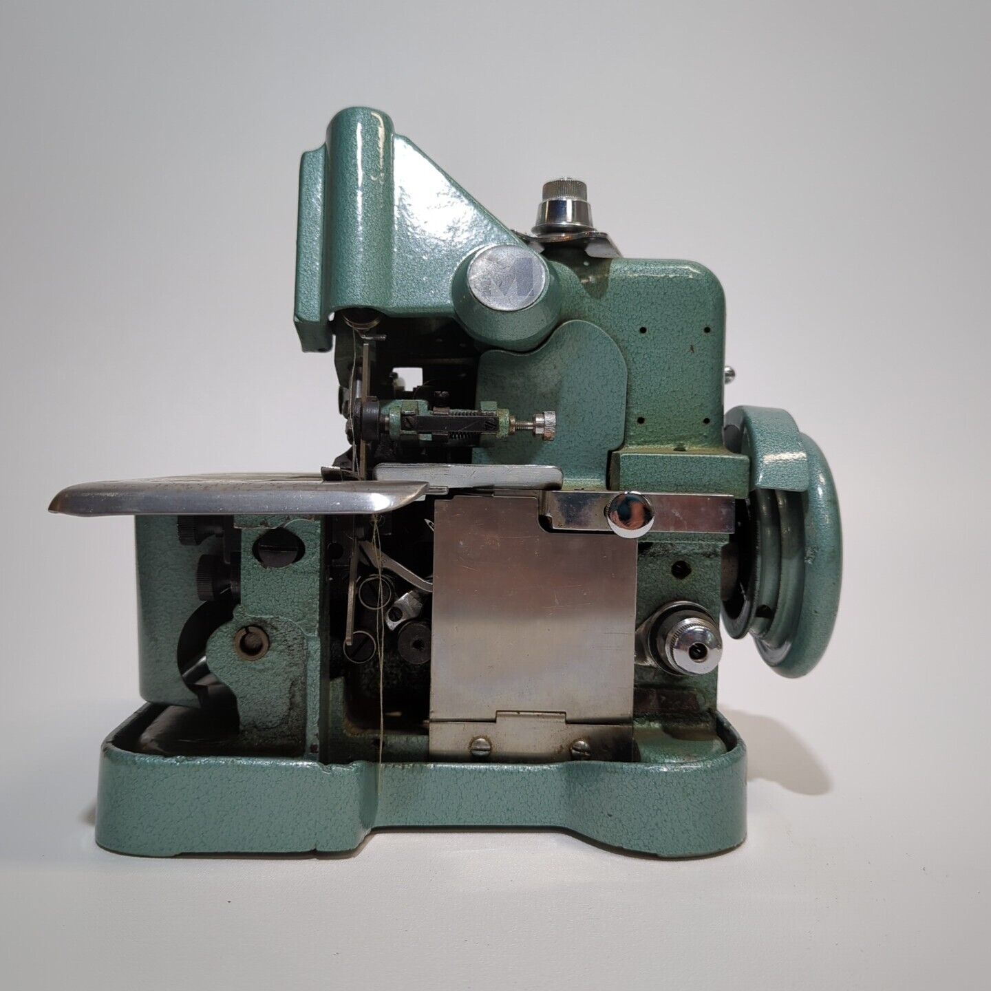Vintage Mercury M-81-3 Industrial Sewing Machine Green