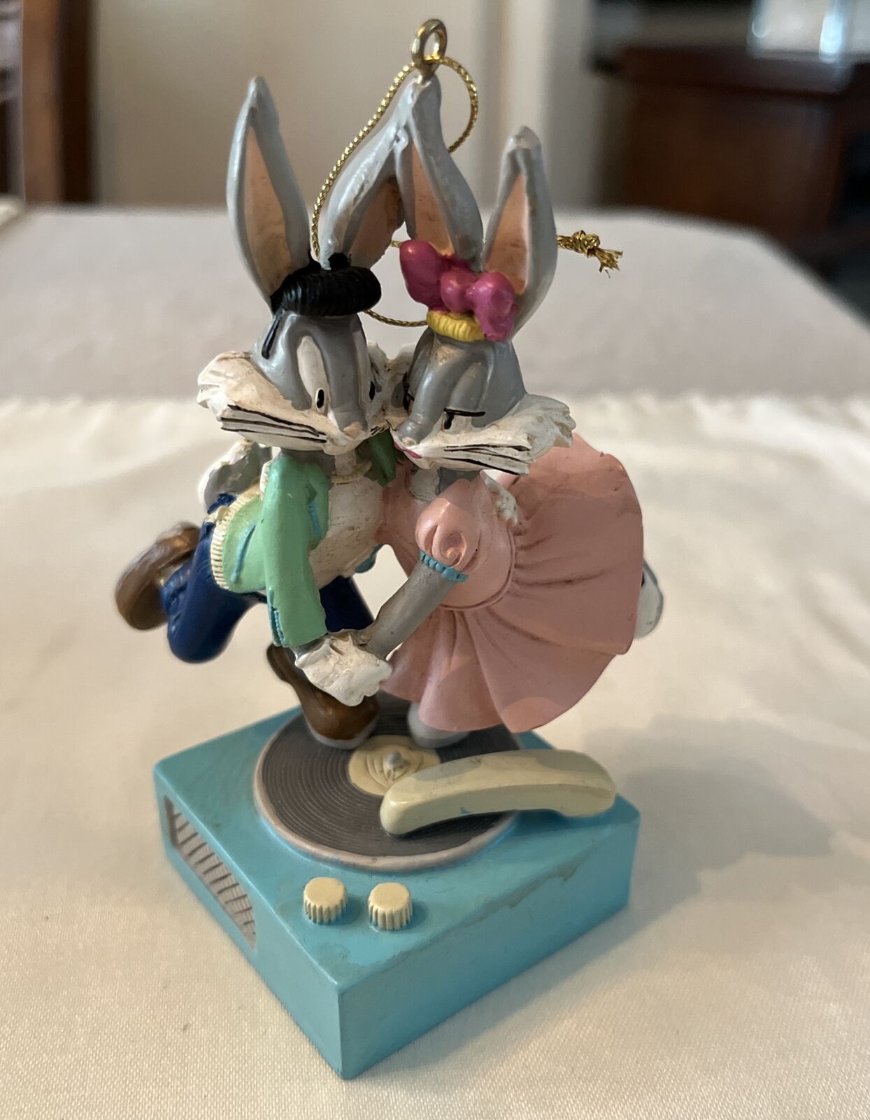 LOONEY TUNES BUGS BUNNY / BABS DANCING 3D CHRISTMAS ORNAMENT.  RARE