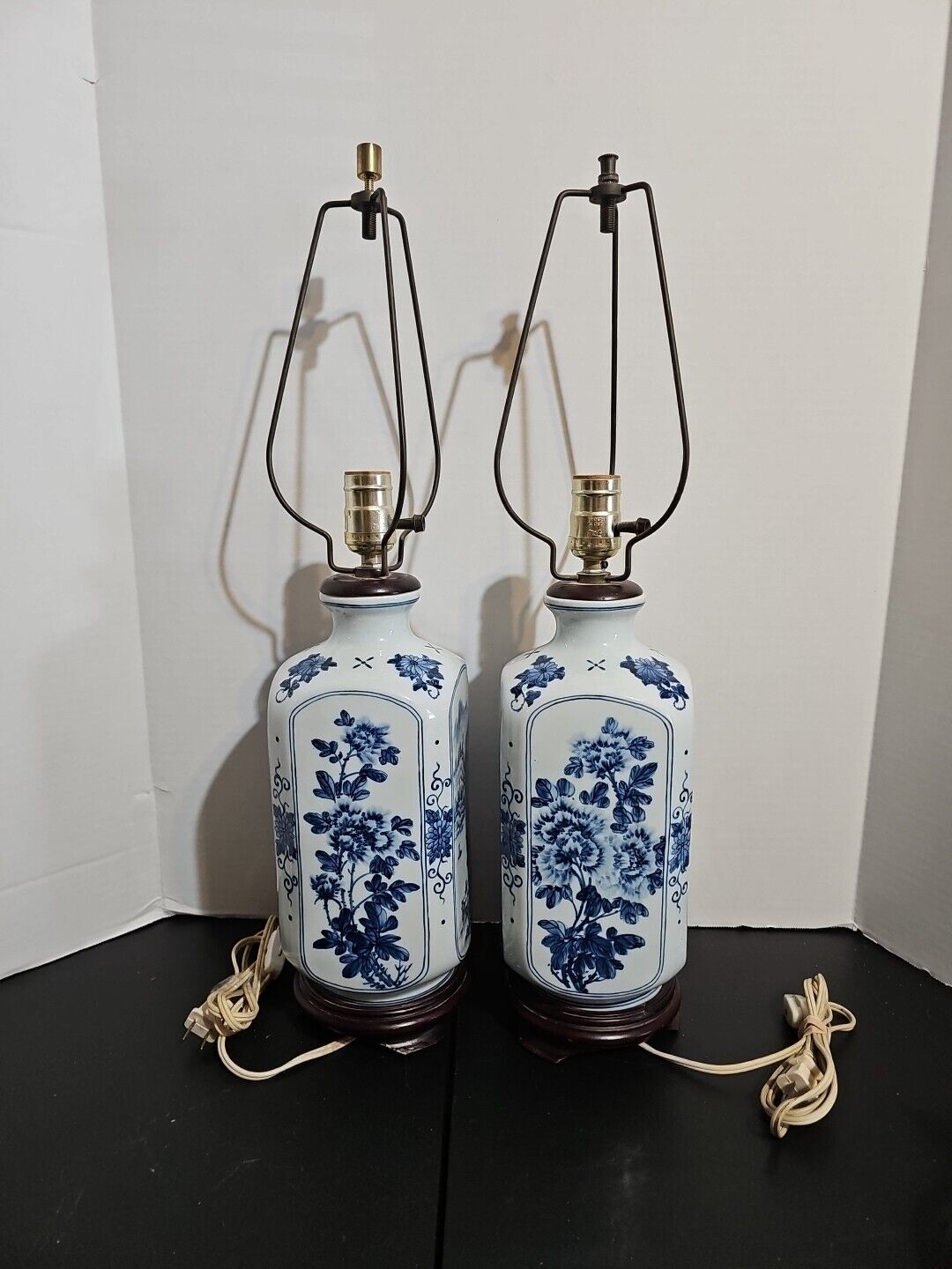 VINTAGE Pair of Japanese Style Floral White & Blue Porcelain Painted Lamps Work