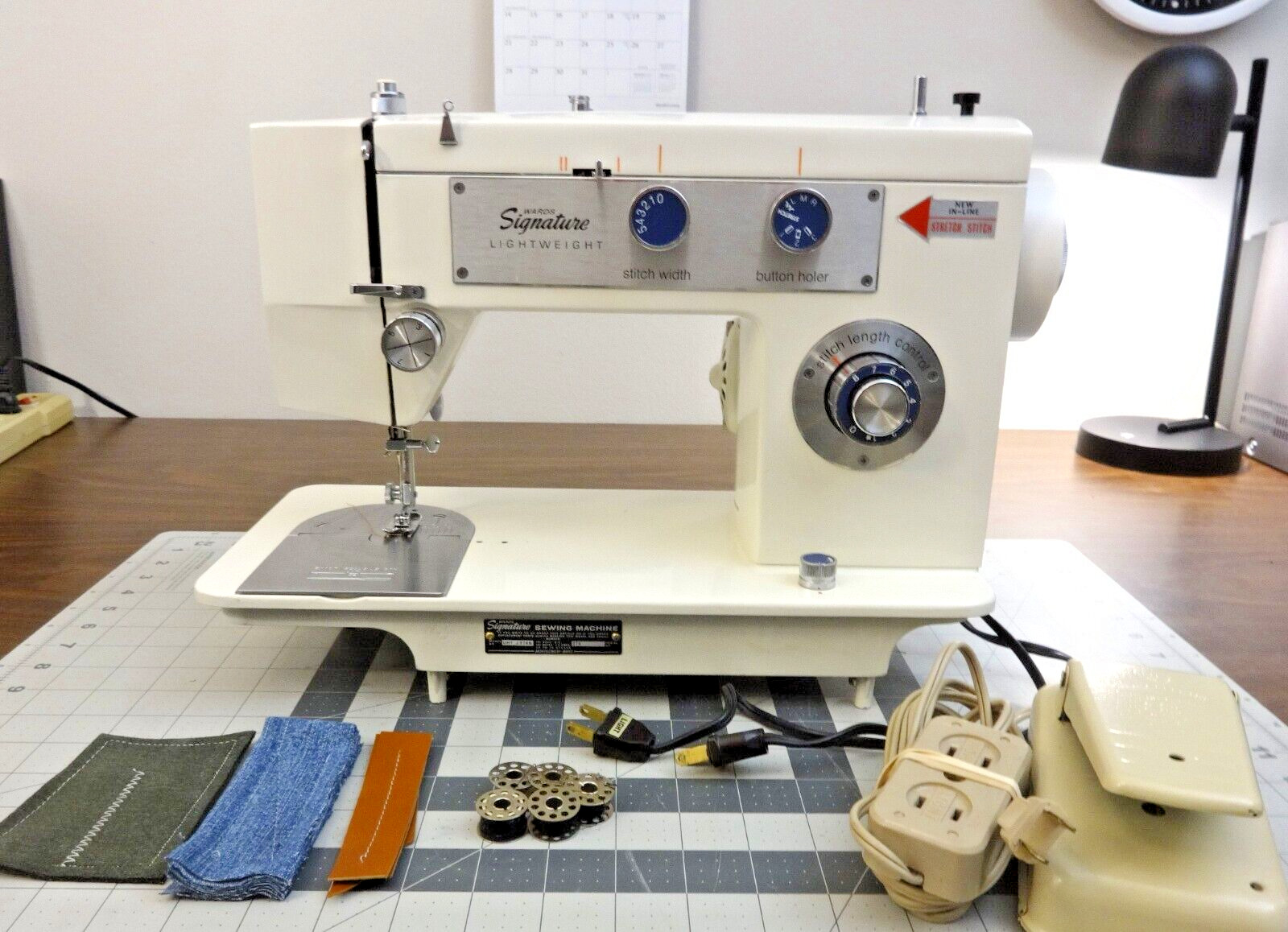WARDS SIGNATURE Zigzag Sewing Machine 1.3 Amp Motor - Canvas Leather - SERVICED