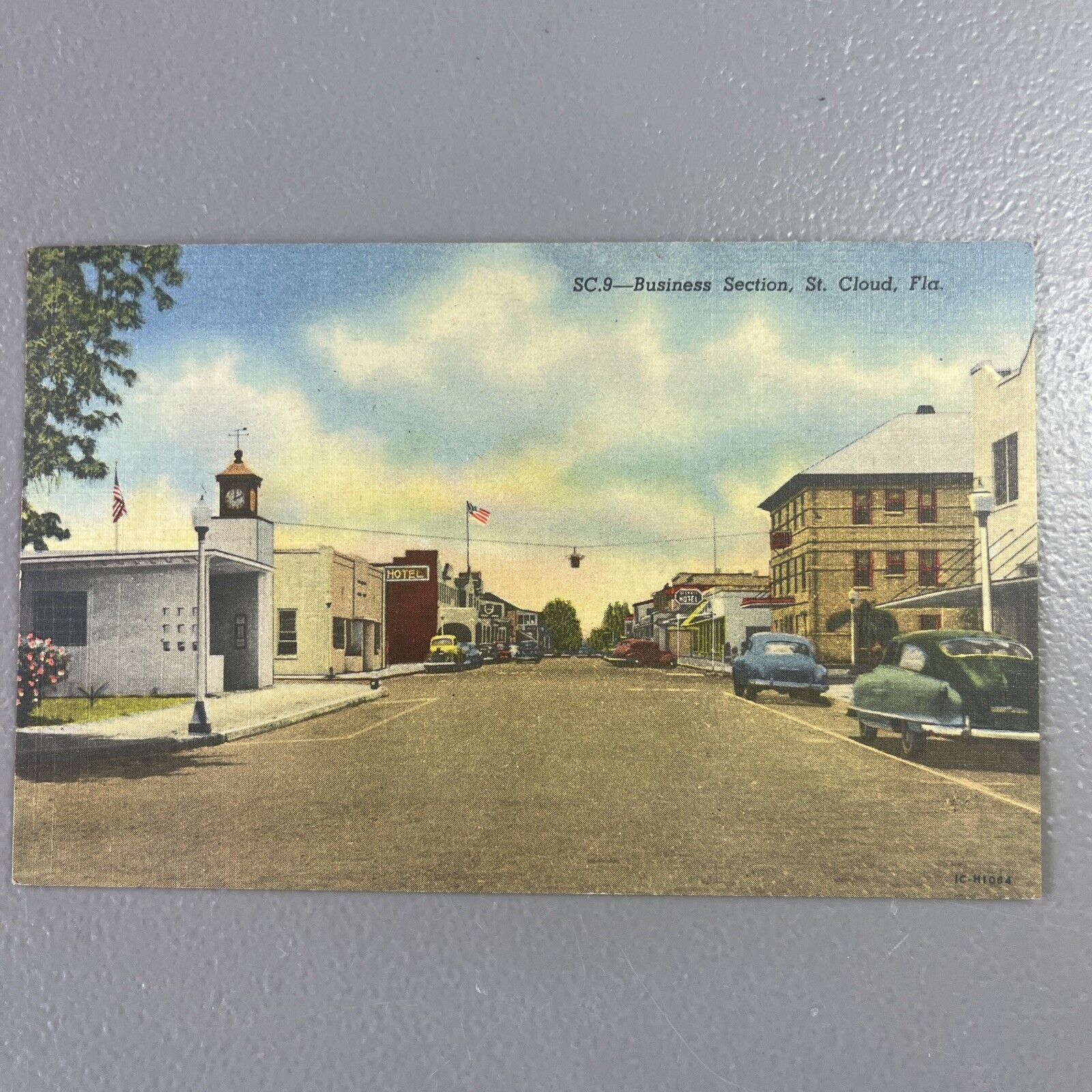 Street View, Business Section - St. Cloud, Florida Linen Postcard 1952