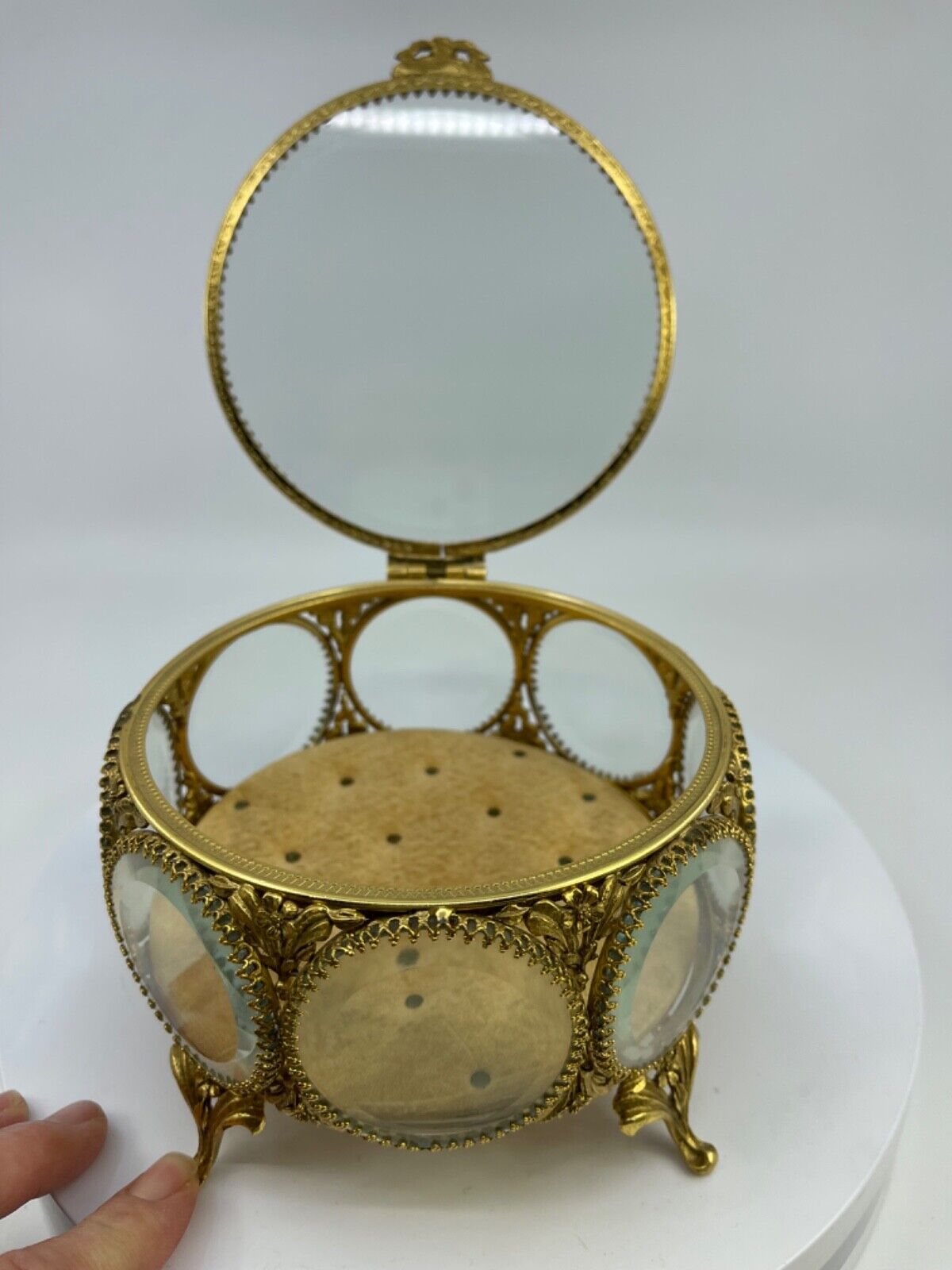 VTG Gold Gilt Ormolu Filigree Floral Bouquet Octagon Casket Trinket Jewelry Box