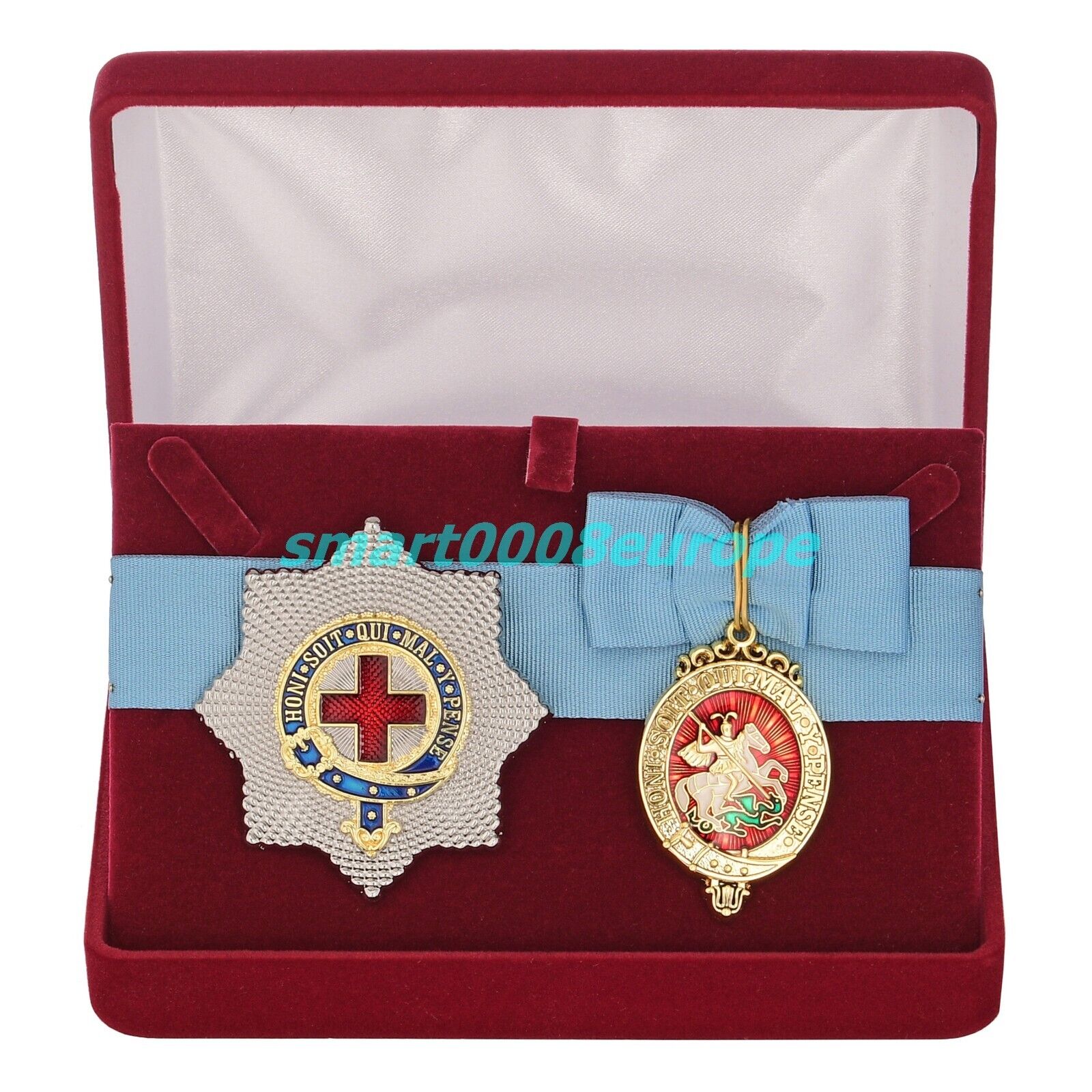 Badge and star of the Order of the Garter in a gift box, Great Britain. Repro