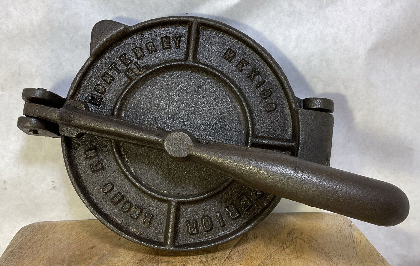 Vintage Cast Iron Superior Tortilla Press- Mexico- Hecho EN- Monterrey EL