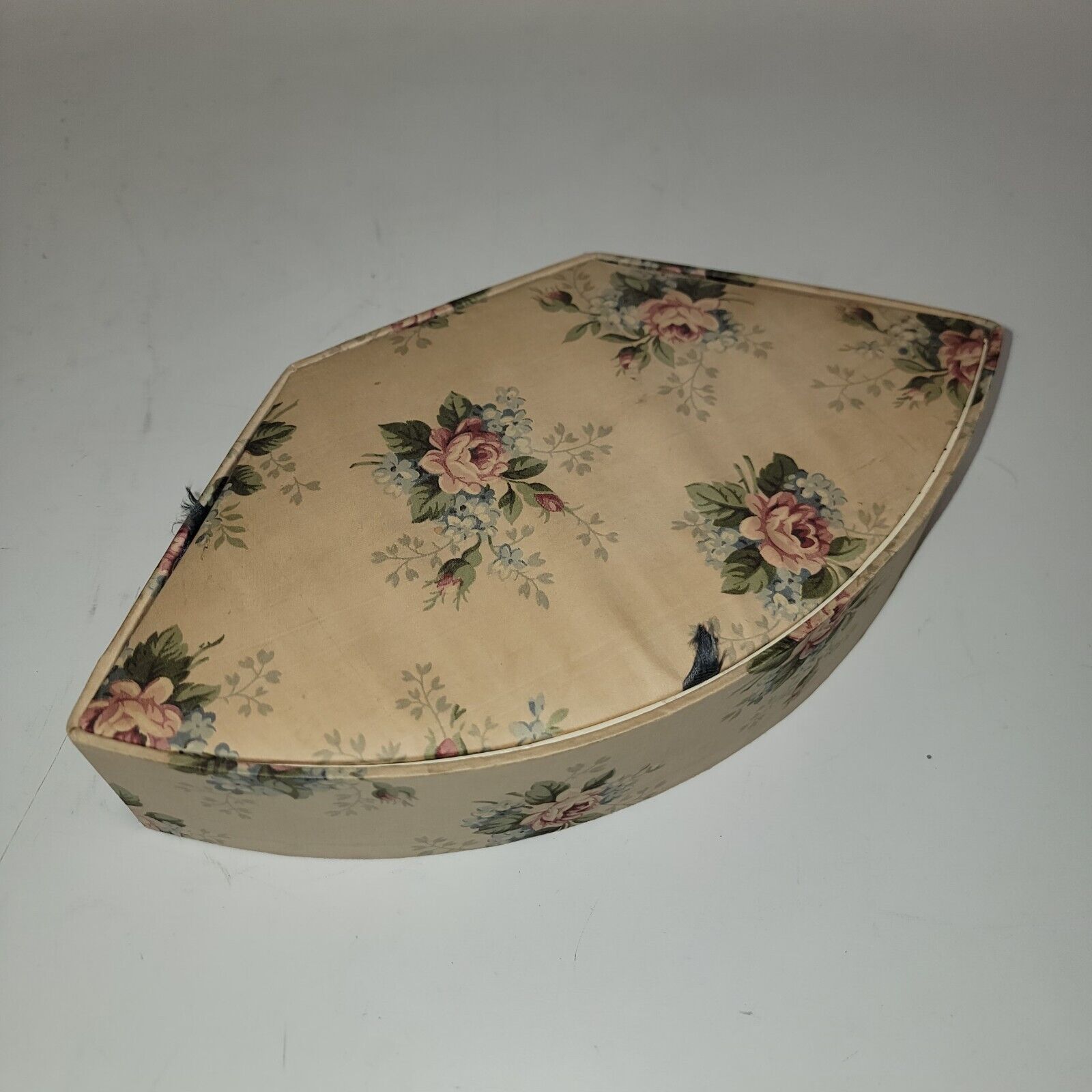 Vintage Floral Patterned Sewing Trinket Box with Vintage Contents Thread 1950s 