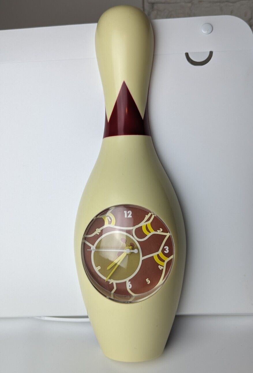 VTG 1970s Life Size Bowling Pin Wall Clock 15 in