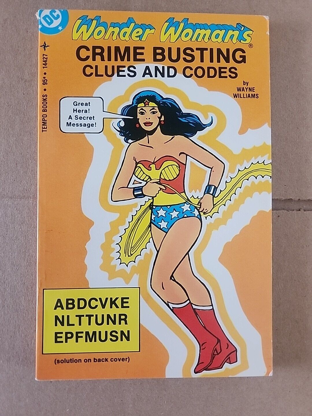 Vtg Brand NEW 1977 Wonder Woman Crime Busting Clues And Codes Book