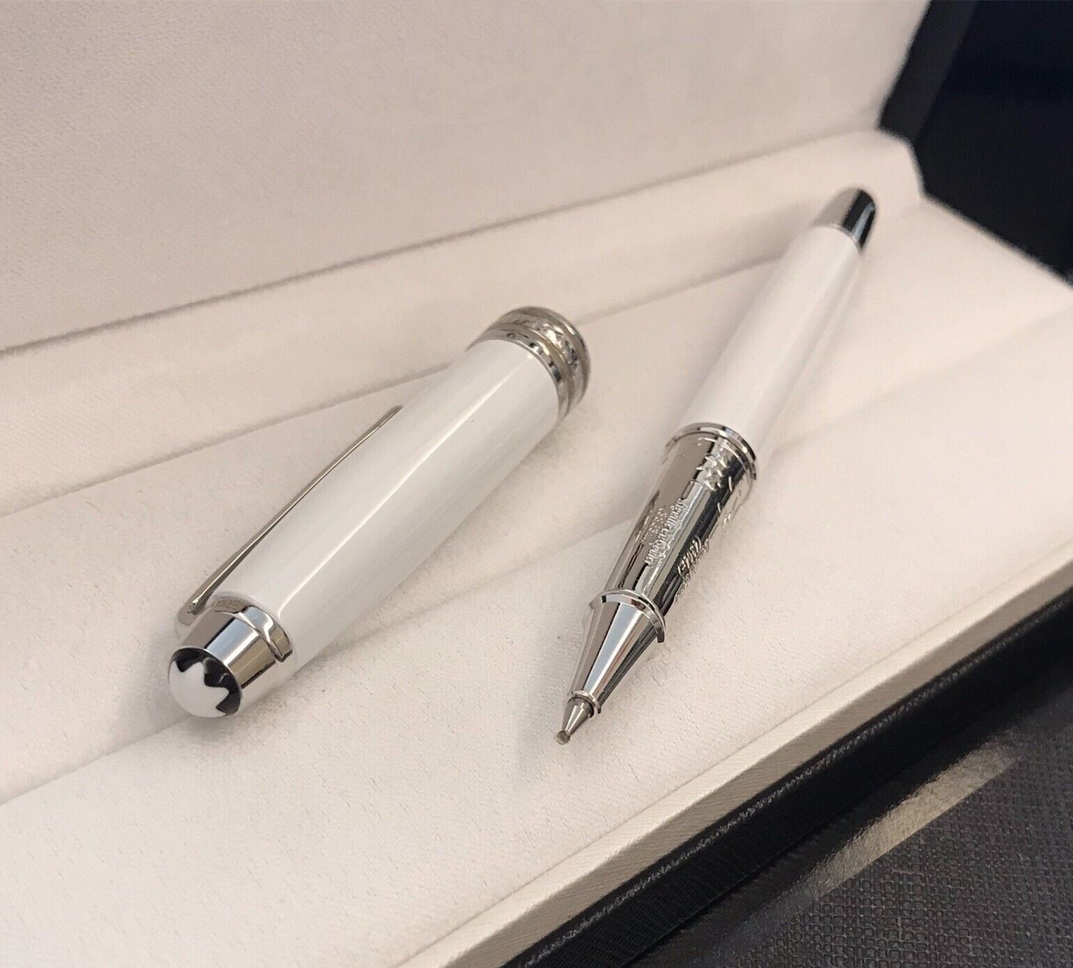 Luxury Solitaire Series White + Silver Color 0.7mm Rollerball Pen NO BOX