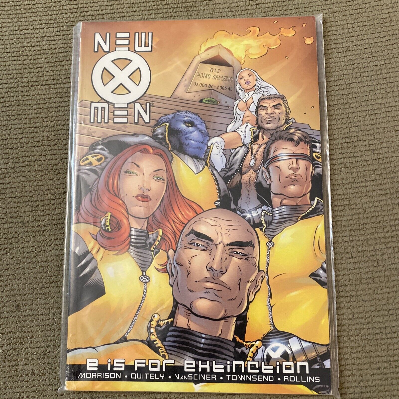 New X-Men - Volume 1 : E Is for Extinction by Grant Morrison (2006, Trade...