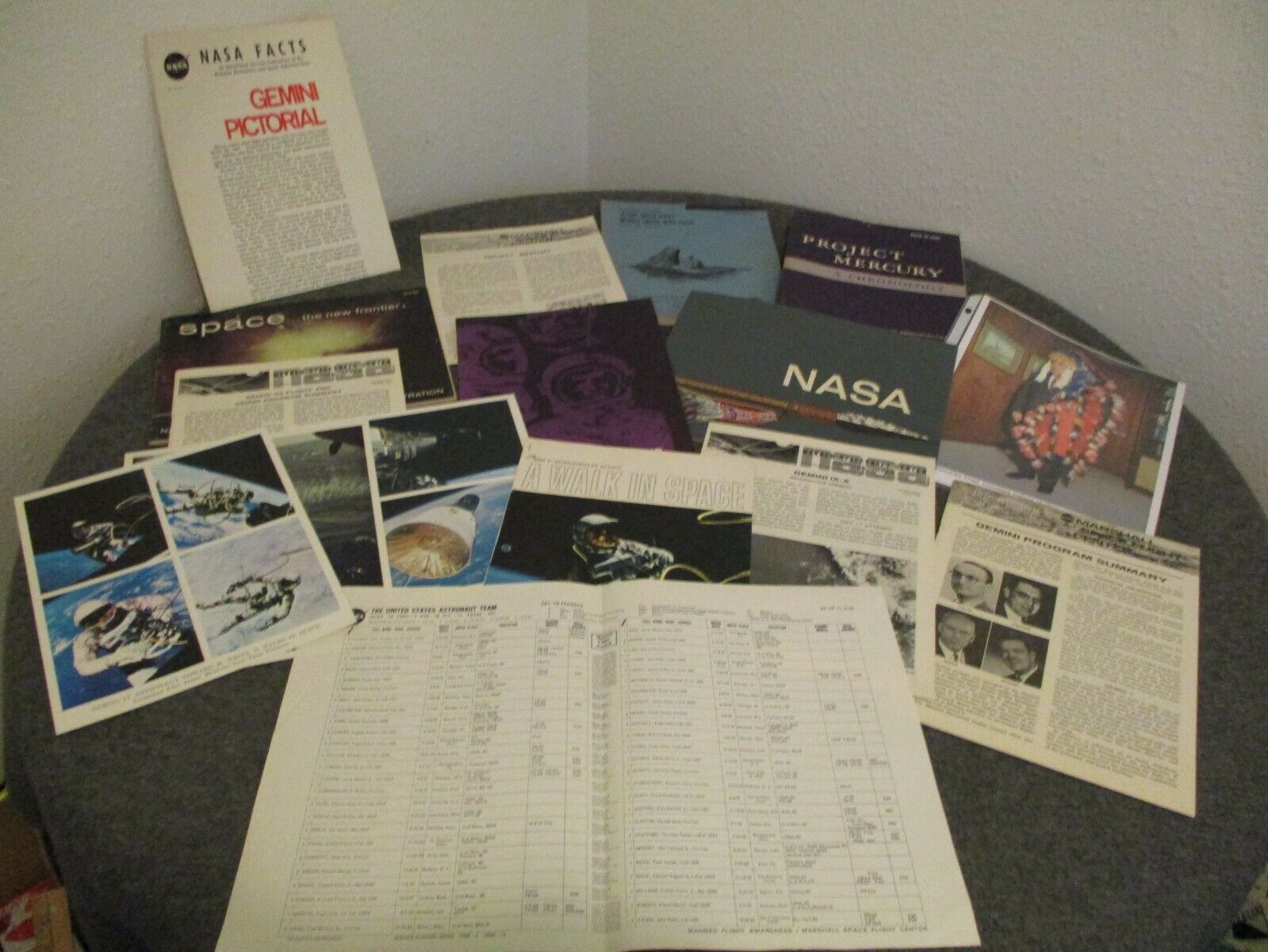 NASA ORIGINAL GEMINI MERCURY MSFC BOOK PICTORIAL POSTER BOOKLETS PHOTOS