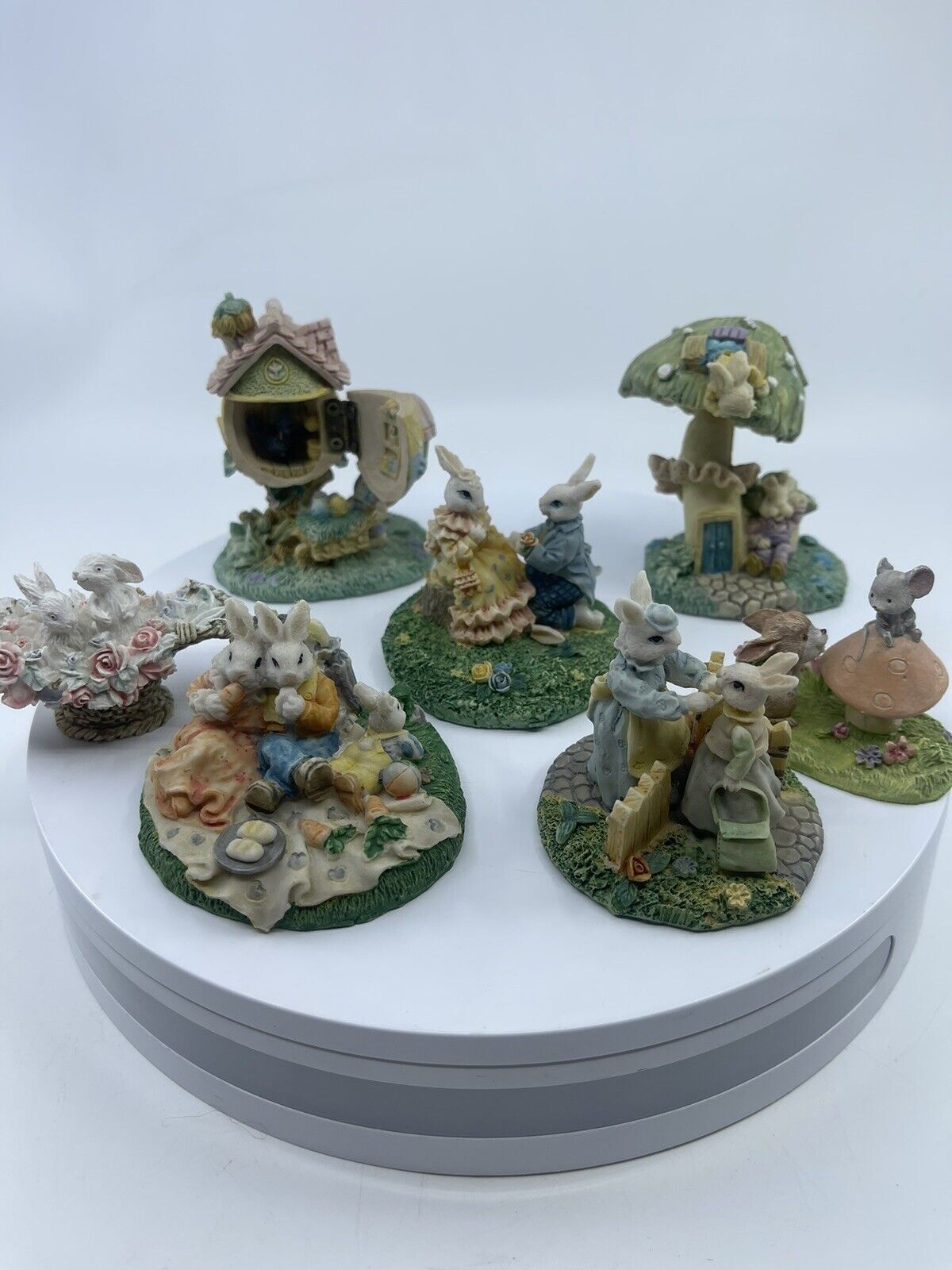 VTG Hallmark 6 Enesco Bunny Rabbit Village Figurines & Bunny’s In A Basket Lot