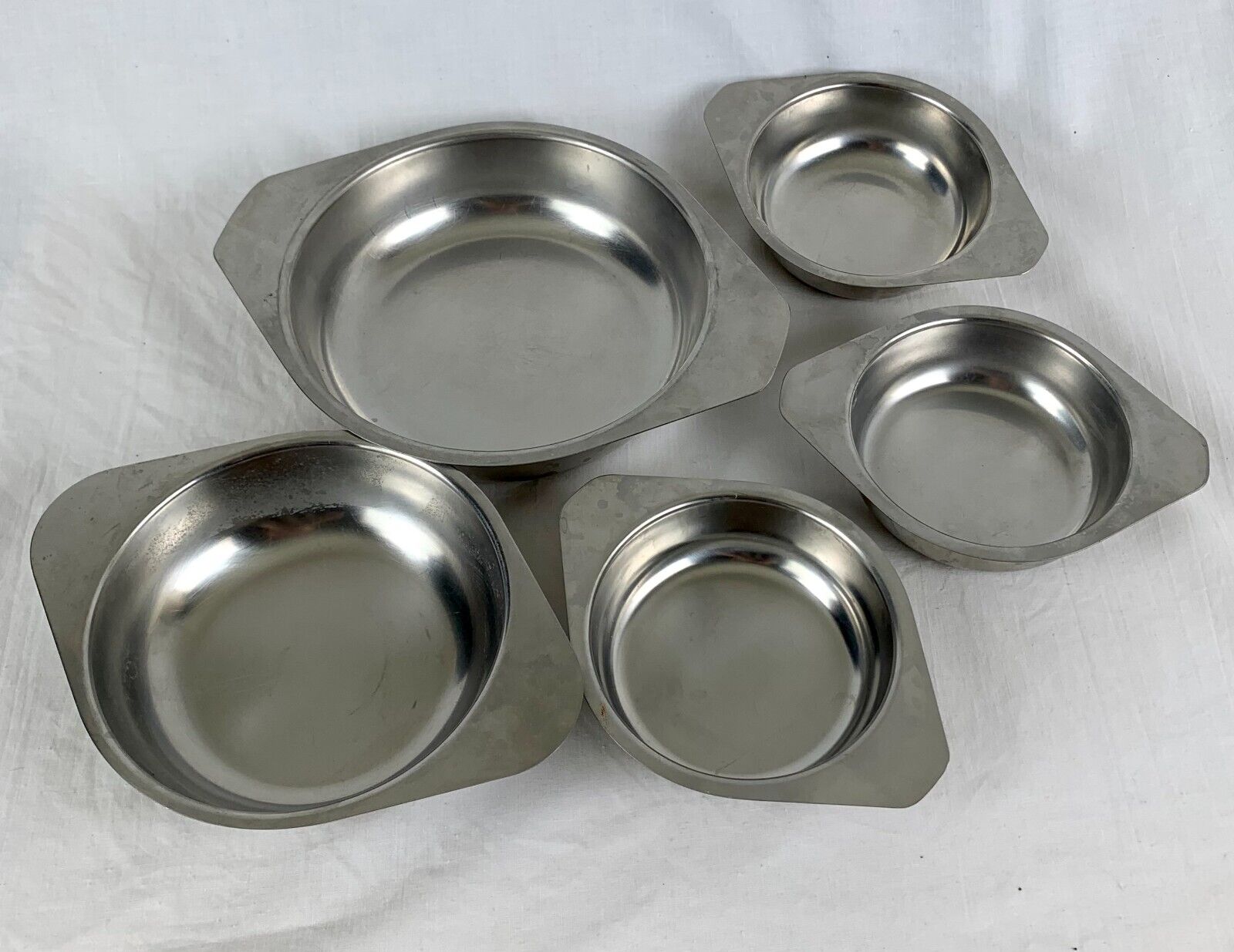 5 Nesting Mid Century Danish Modern Stainless Bowls Freezer Oven Table Dishwash