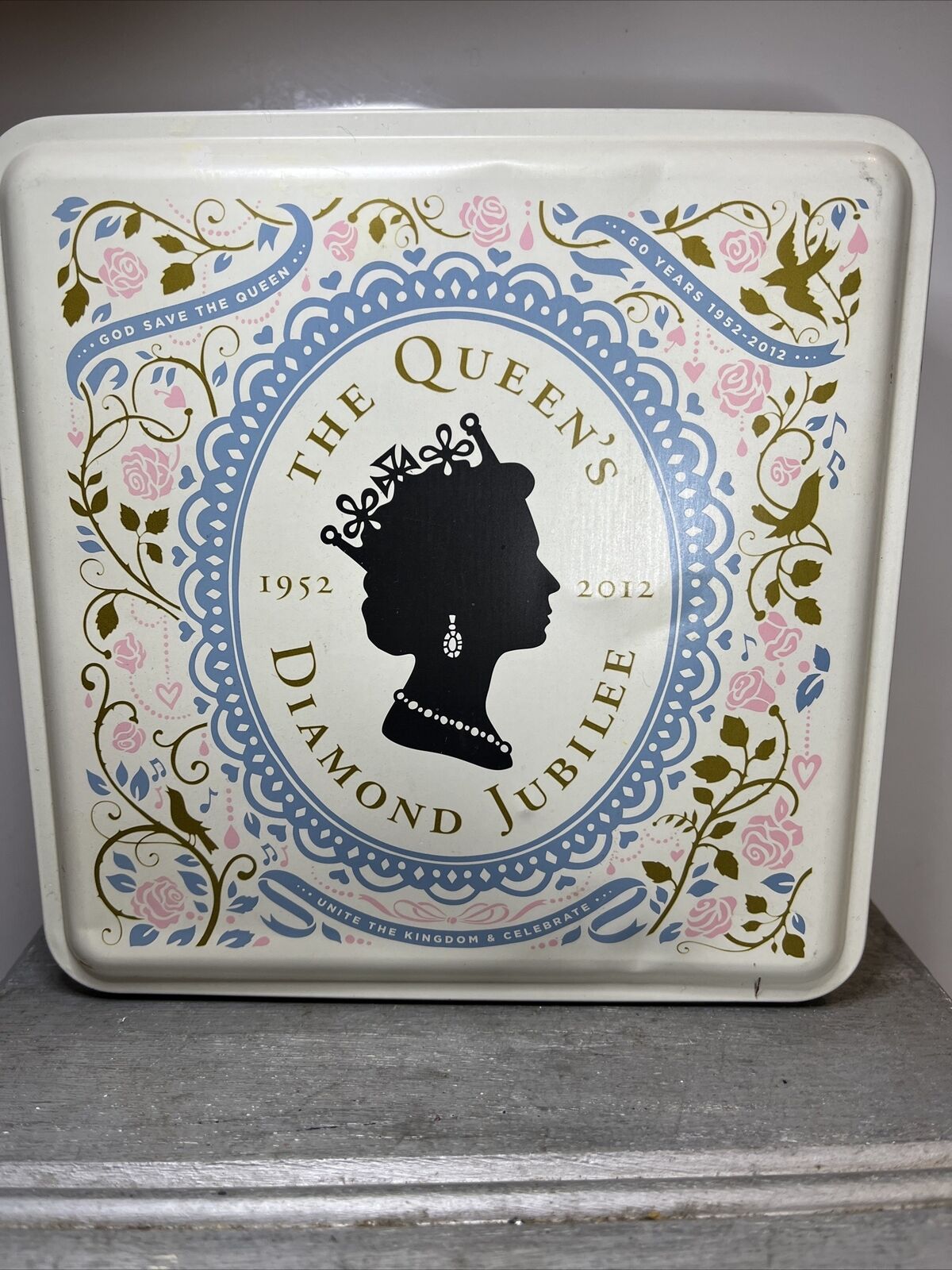 The Queen's Diamond Jubilee 2012 EMPTY Collectable Tin Container Display