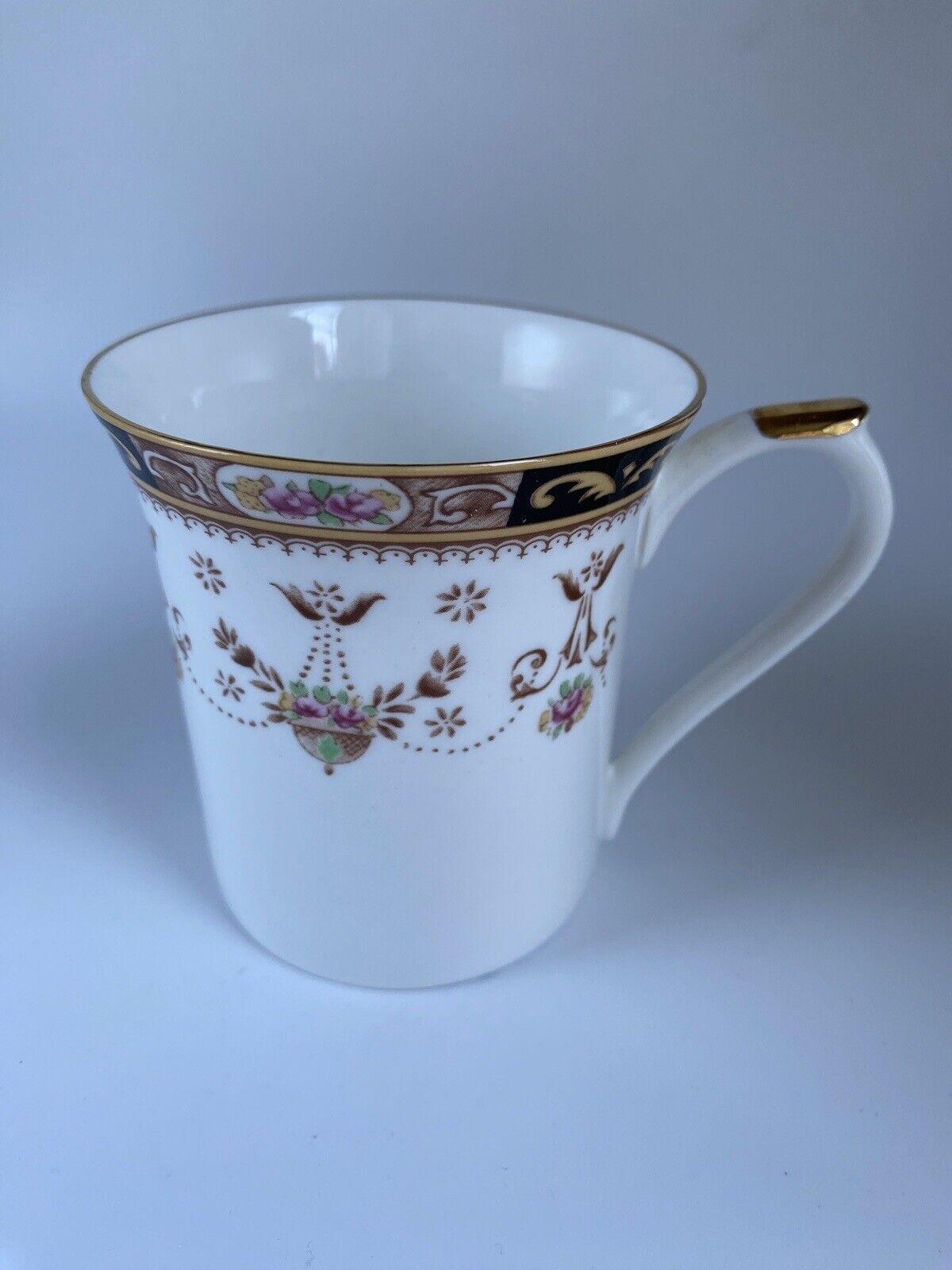 Queen’s Fine Bone China Mug, Olde England Pattern