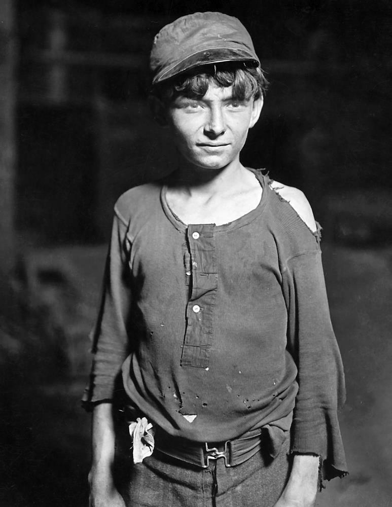 1908 Young Glass Works Employee, Indiana Old Photo 8.5\