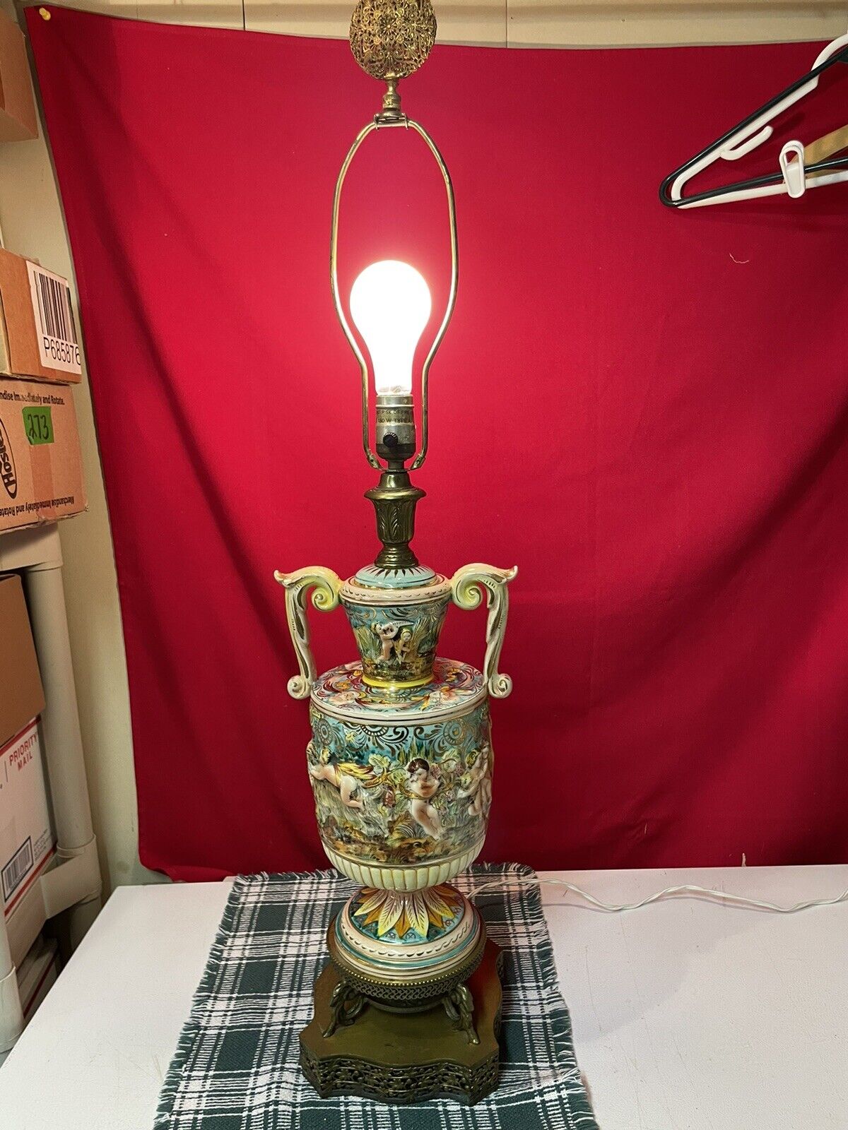 VtgCapodimonte Style Porcelain Lamp Embossed HandPainted Italy Cherub Flower 37\