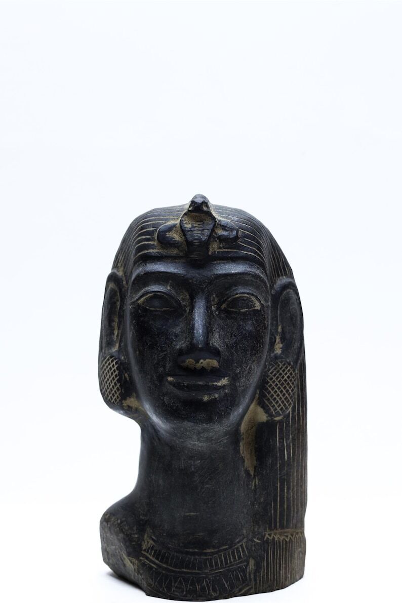 Gorgeous Queen Hatshepsut - Queen Of Egypt - Egyptian Queen - Hatshepsut statue