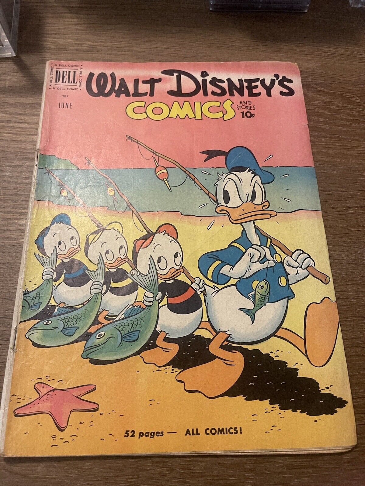 WALT DISNEY'S 🎥 COMICS & STORIES NO. 129 1951 DELL DONALD DUCK COVER